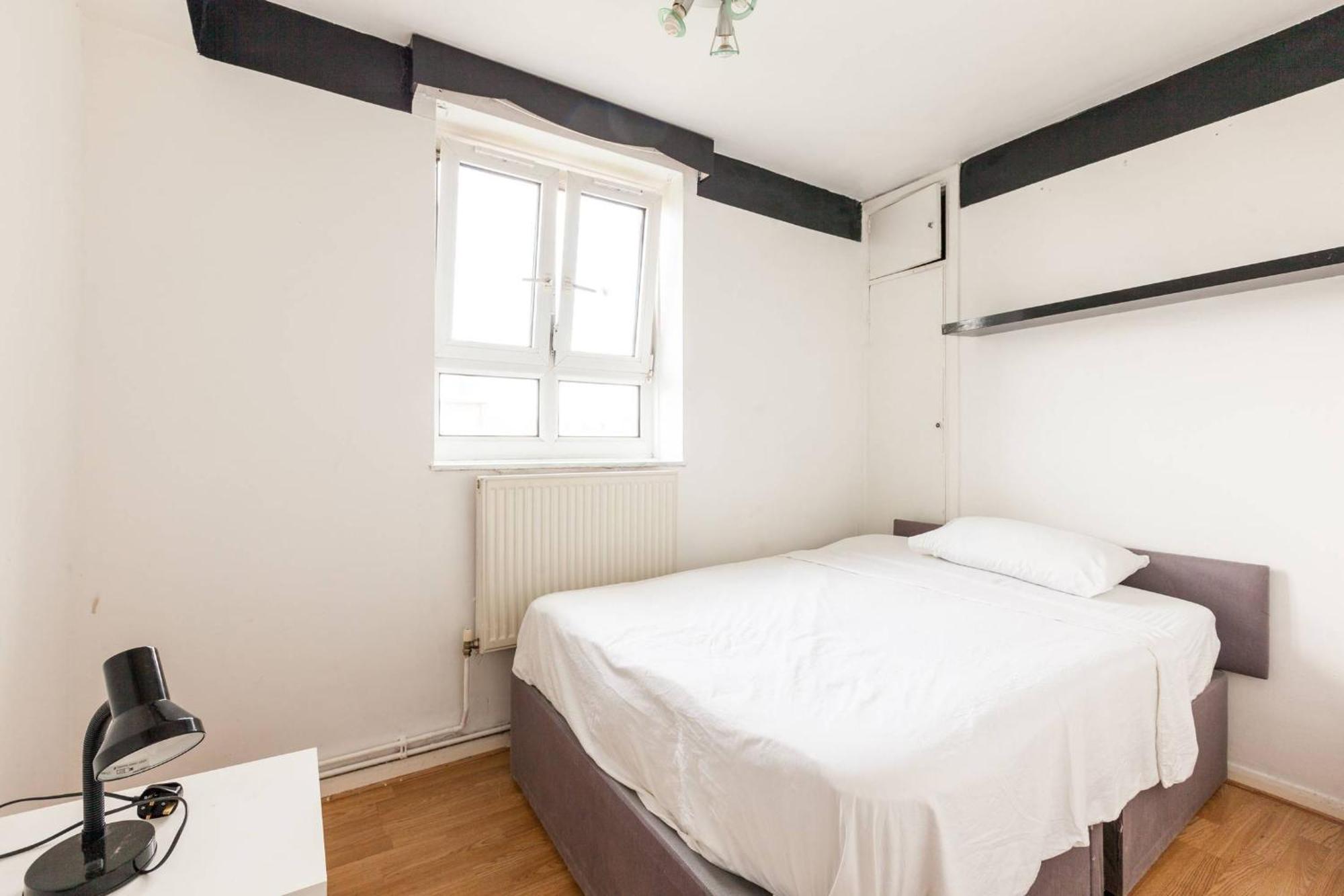 2 Bedroom Flat In Good Value Location Appartement *