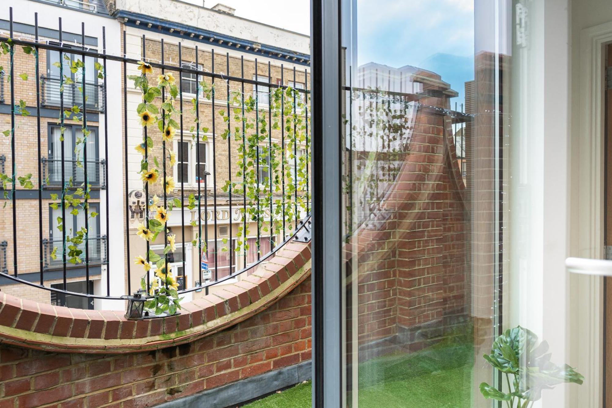 Bartlett House With Terrace Near Greenwich Сasa de vacaciones