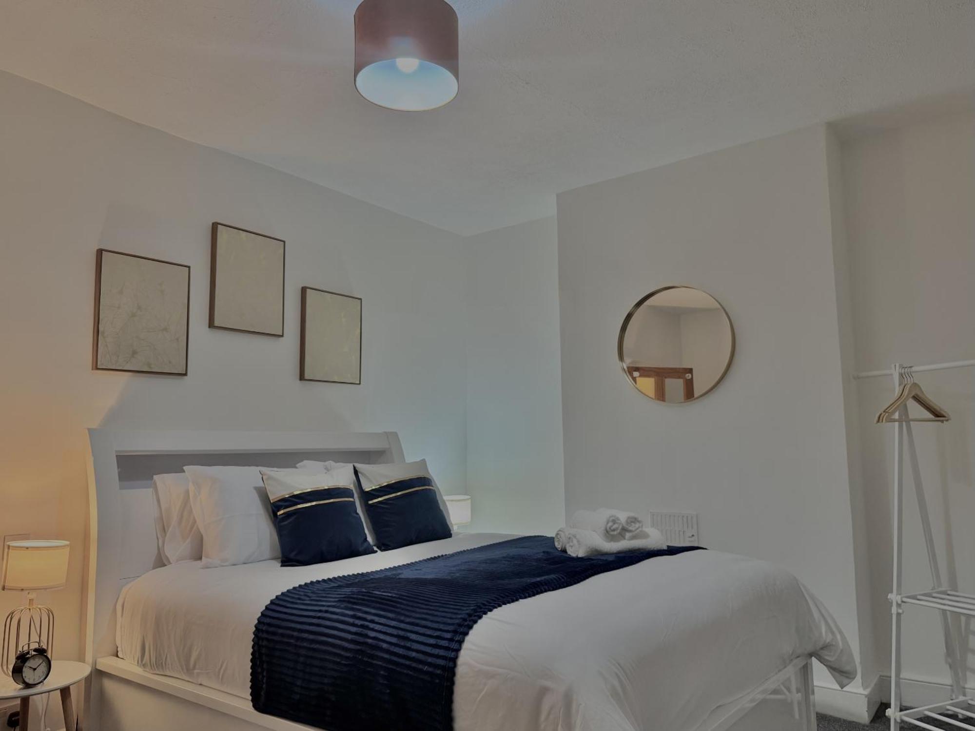 Holiday home Spacious 3 Bedroom House Near London, O2, Excel, Stratford, Tube Station & Parking Available London