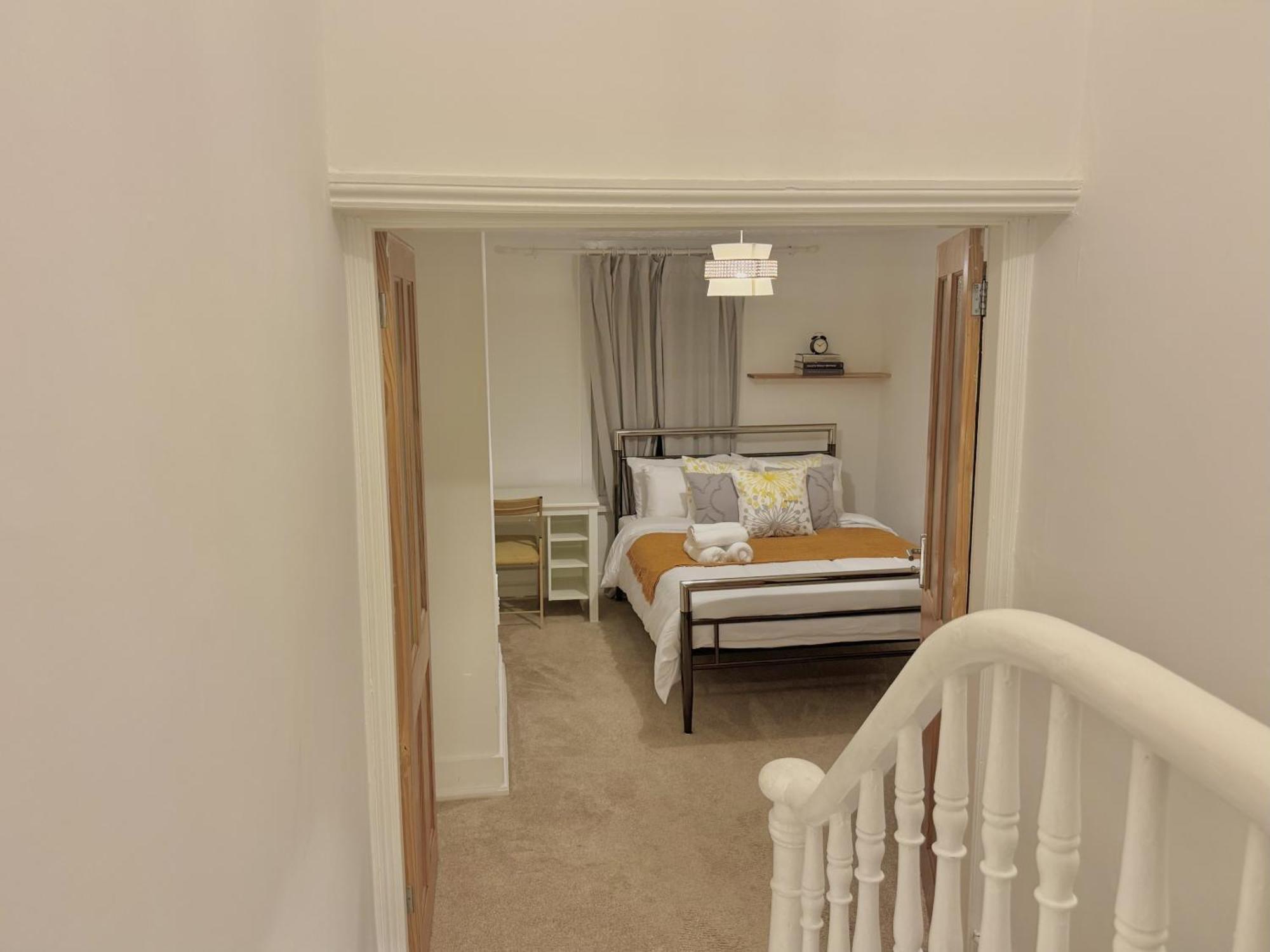 Spacious 3 Bedroom House Near London, O2, Excel, Stratford, Tube Station & Parking Available