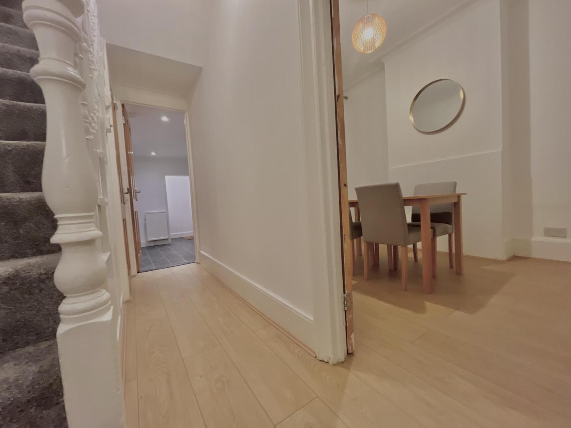Spacious 3 Bedroom House Near London, O2, Excel, Stratford, Tube Station & Parking Available