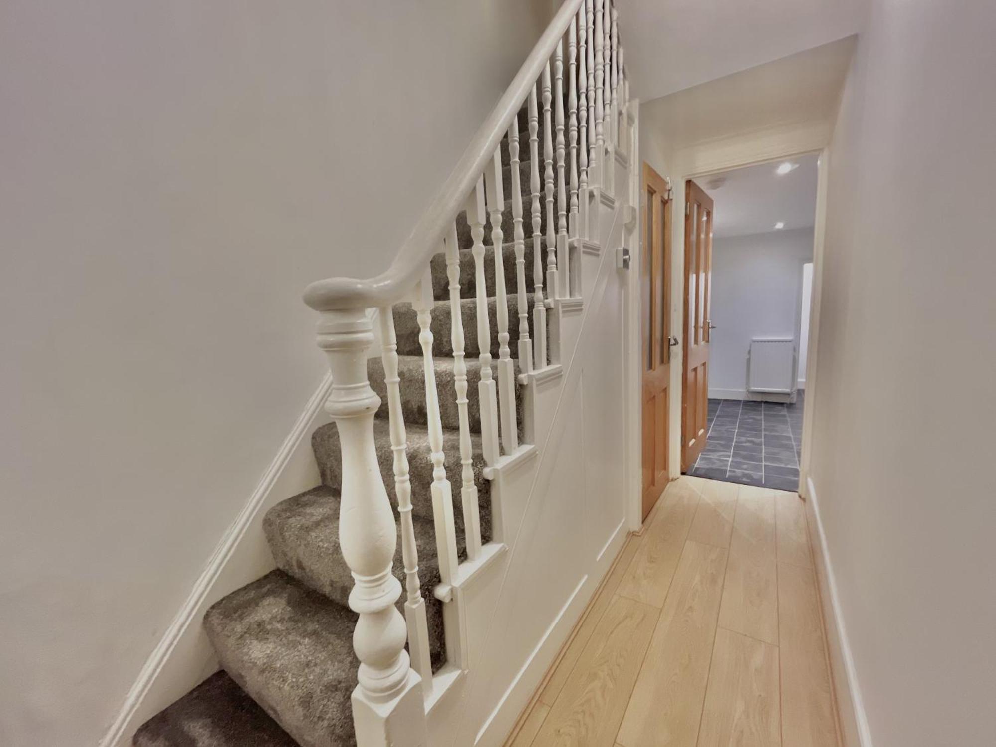 Spacious 3 Bedroom House Near London, O2, Excel, Stratford, Tube Station & Parking Available London