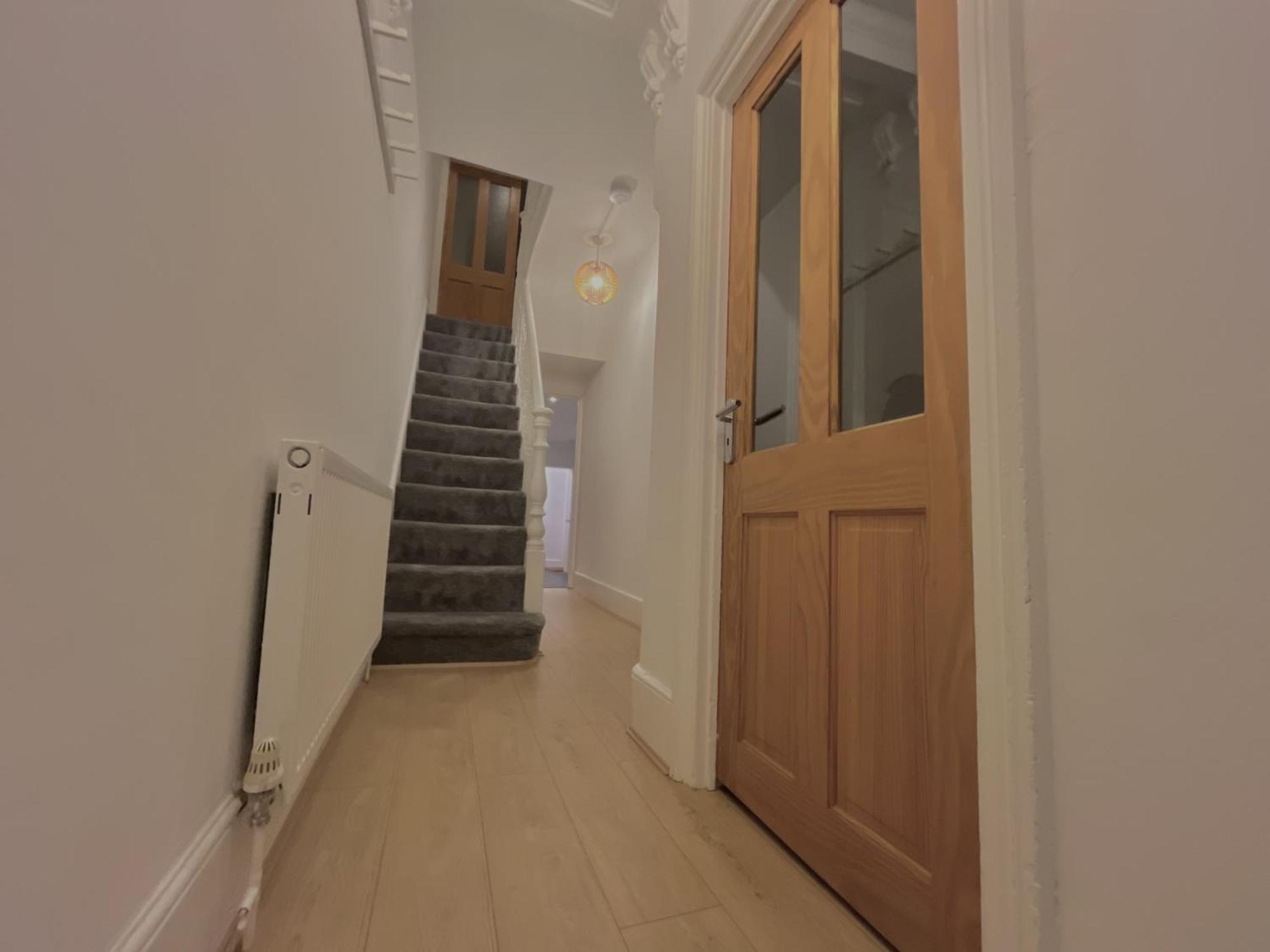 Spacious 3 Bedroom House Near London, O2, Excel, Stratford, Tube Station & Parking Available *
