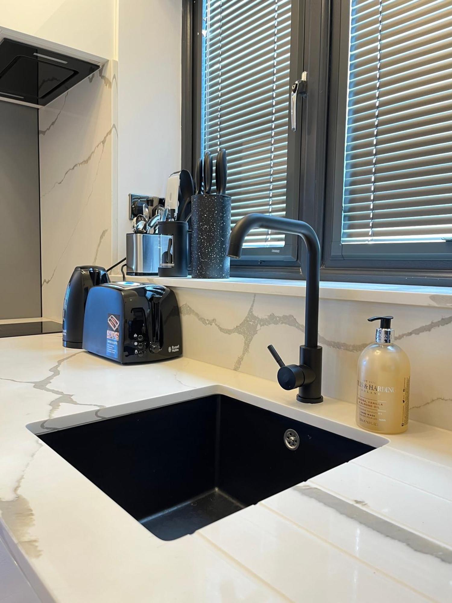 Apartment Beautiful Entire Flat In London