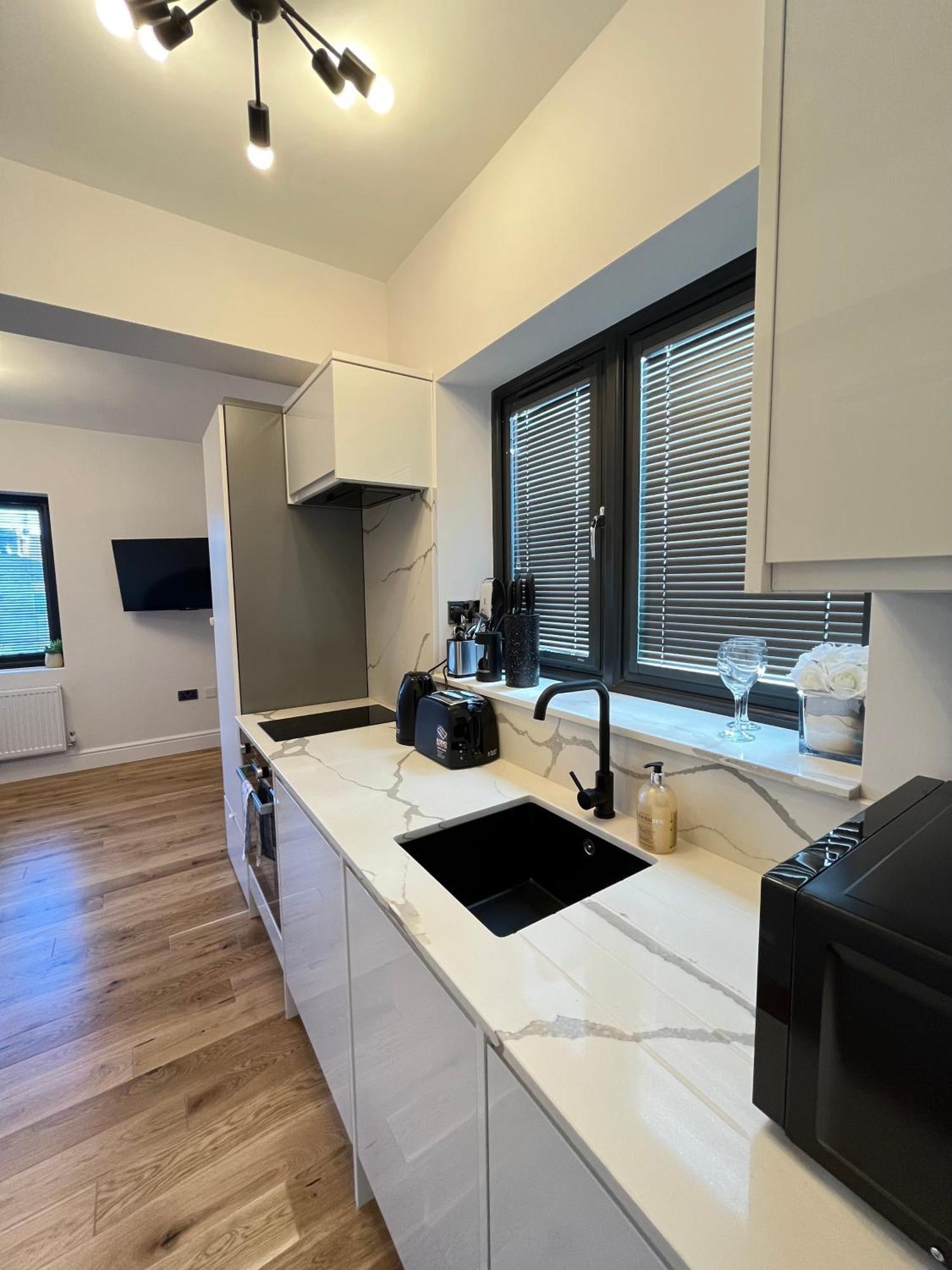 Beautiful Entire Flat In * London