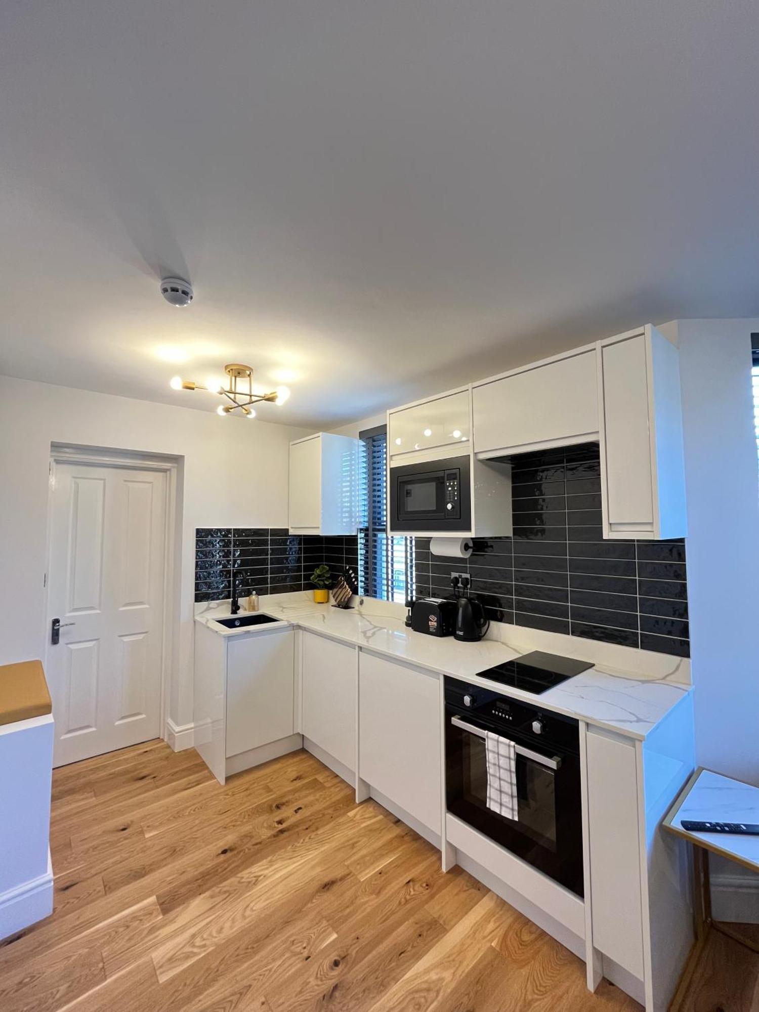 Beautiful Entire Flat In Apartment