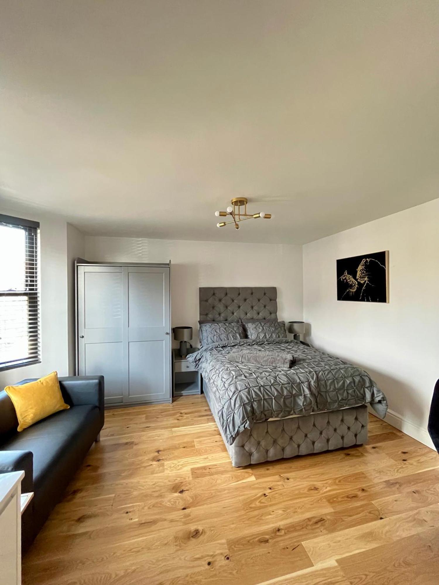 Apartment Beautiful Entire Flat In London