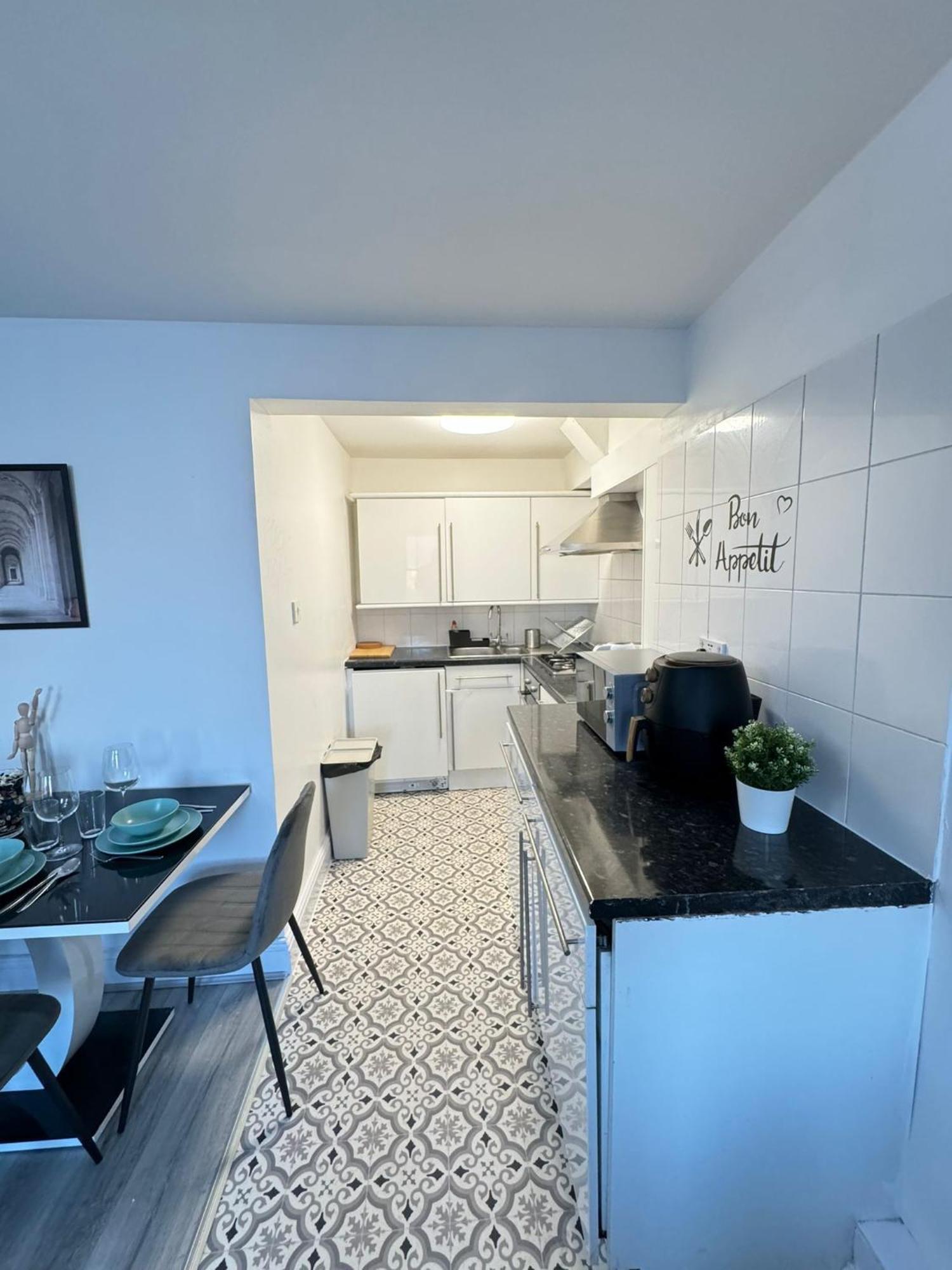 Apartamento Brick Lane Lavish Suits *