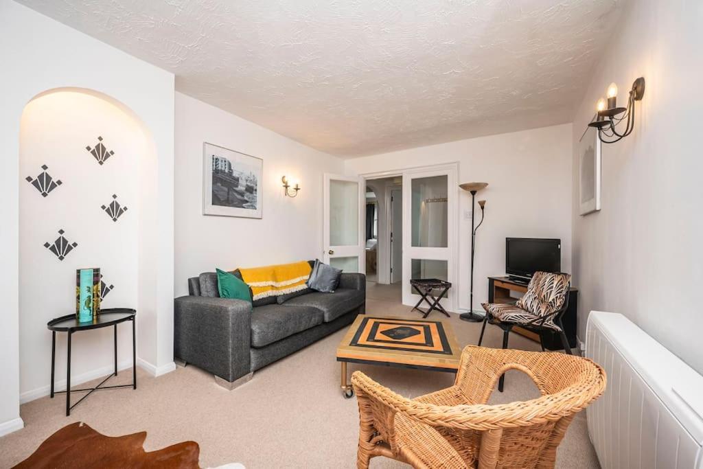 Cosy 2 Bedroom Flat Close To Tower Bridge With Free Parking London