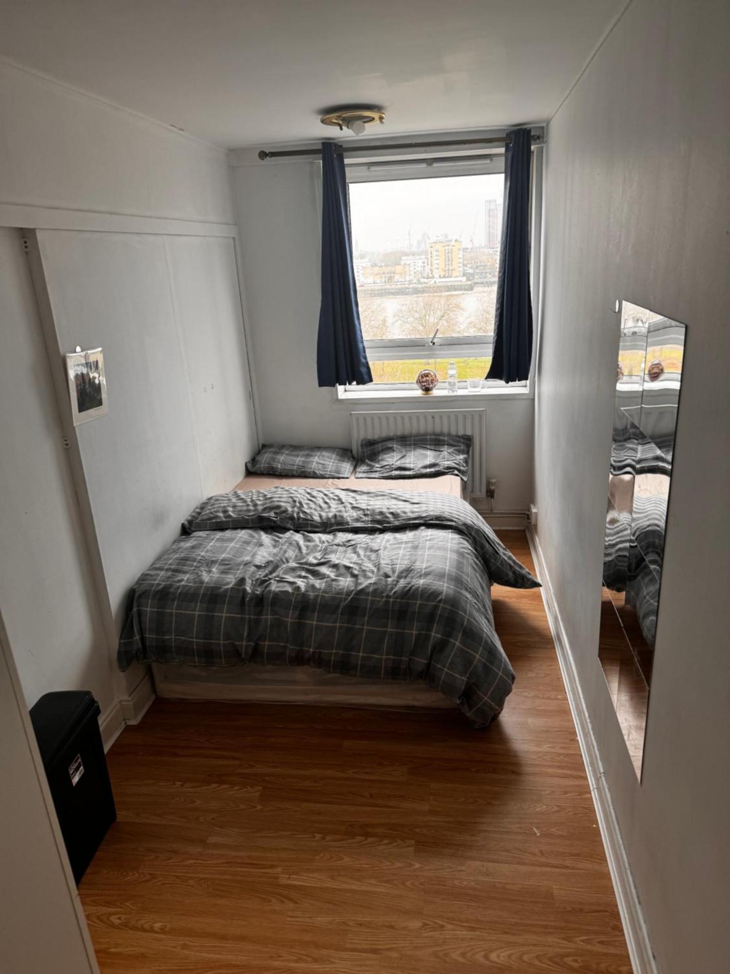 Flatshare Canary Wharf Cityview Shared With Host For Common Spaces Separate Bedroom Shared Bathroom *