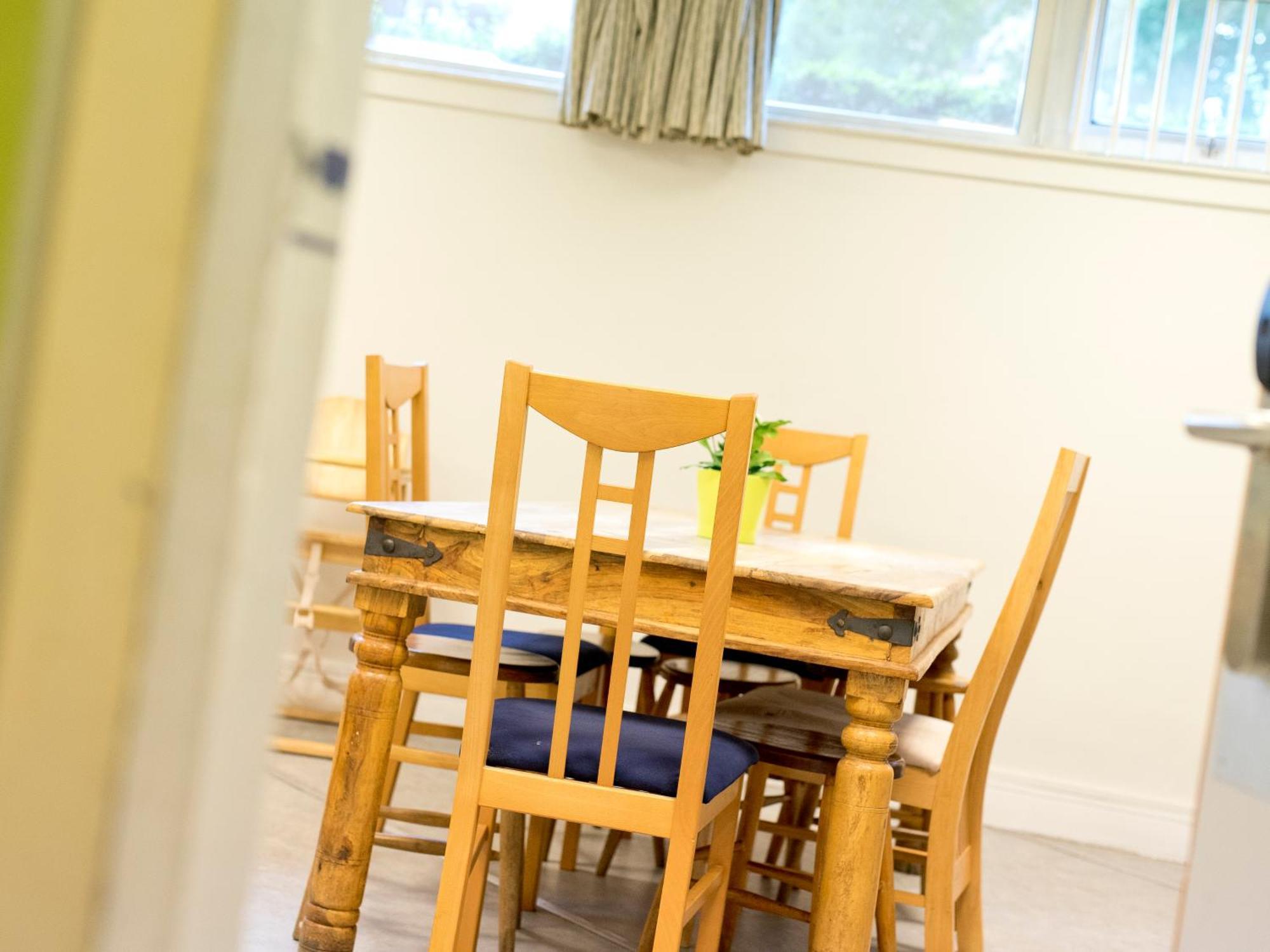 Hostel Yha Thameside *