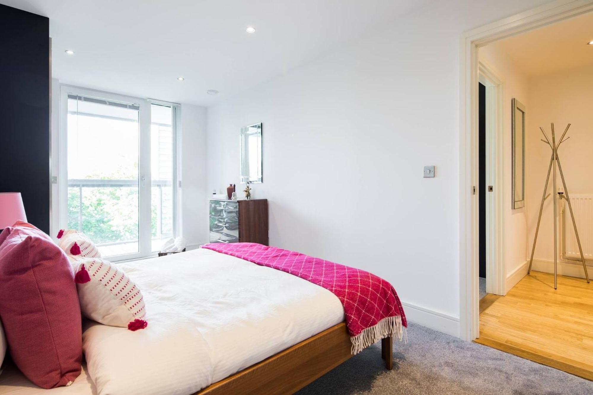 Wild Roses Serviced - Greenwich Apartamento *