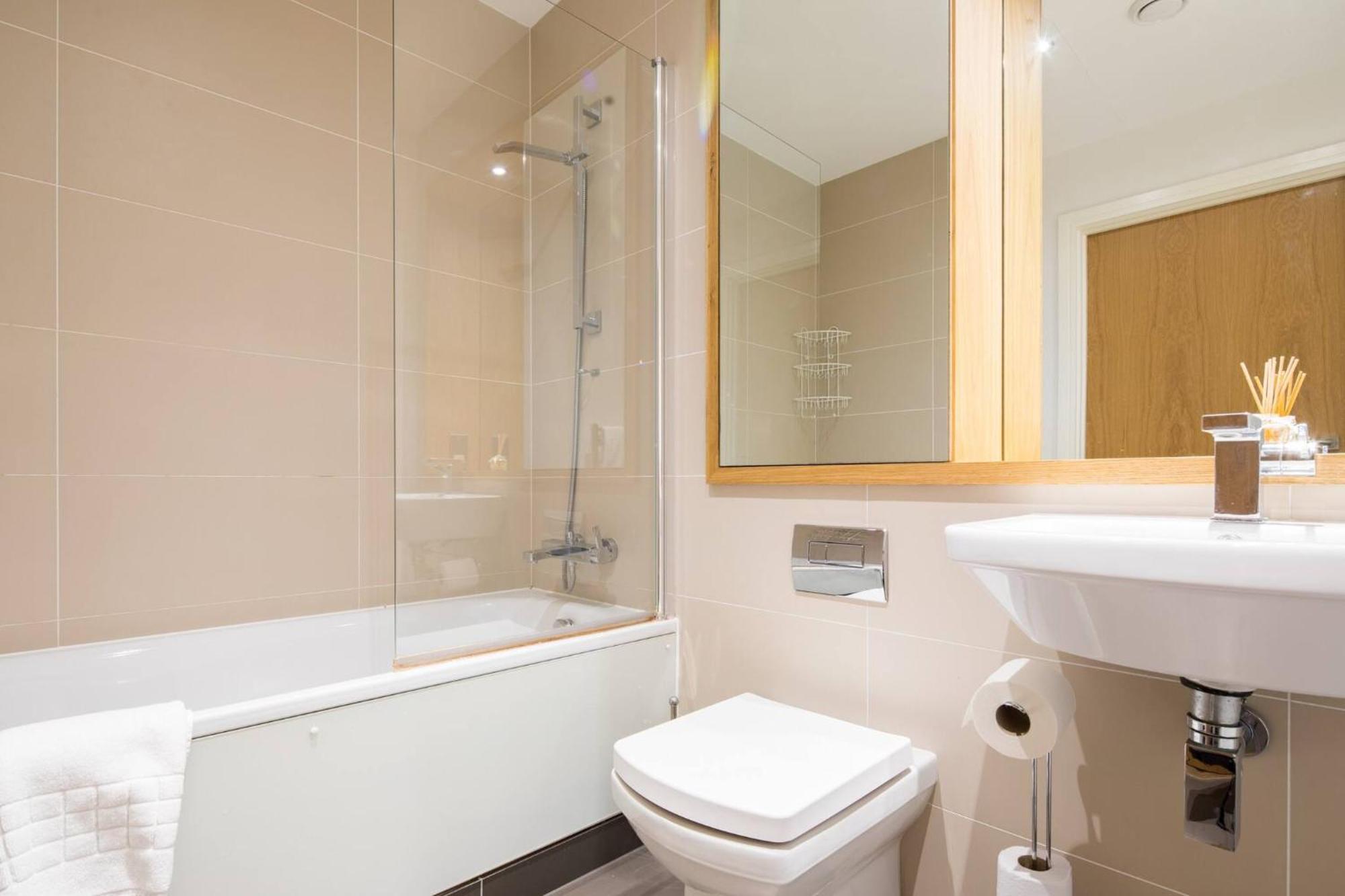 Wild Roses Serviced - Greenwich Apartamento *