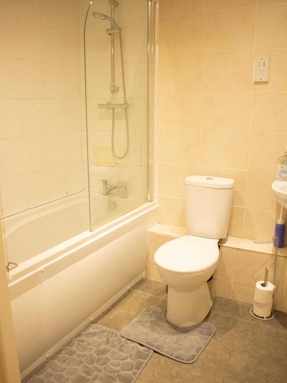 Spacious, Lovely 2 Bedroom Flat In Woolwich * Londres