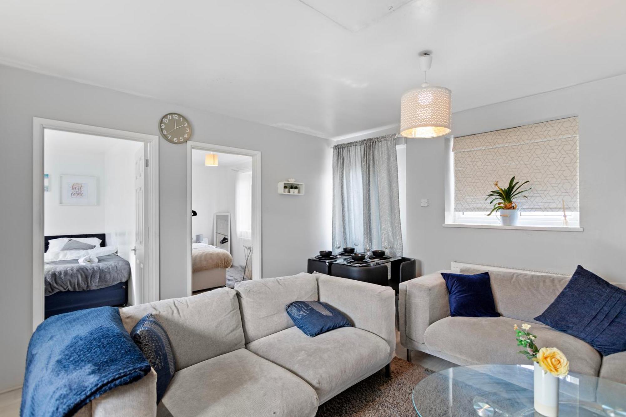 3 Bed W 2 Bathrooms &free Parking Sleeps 6 Hébergement de vacances