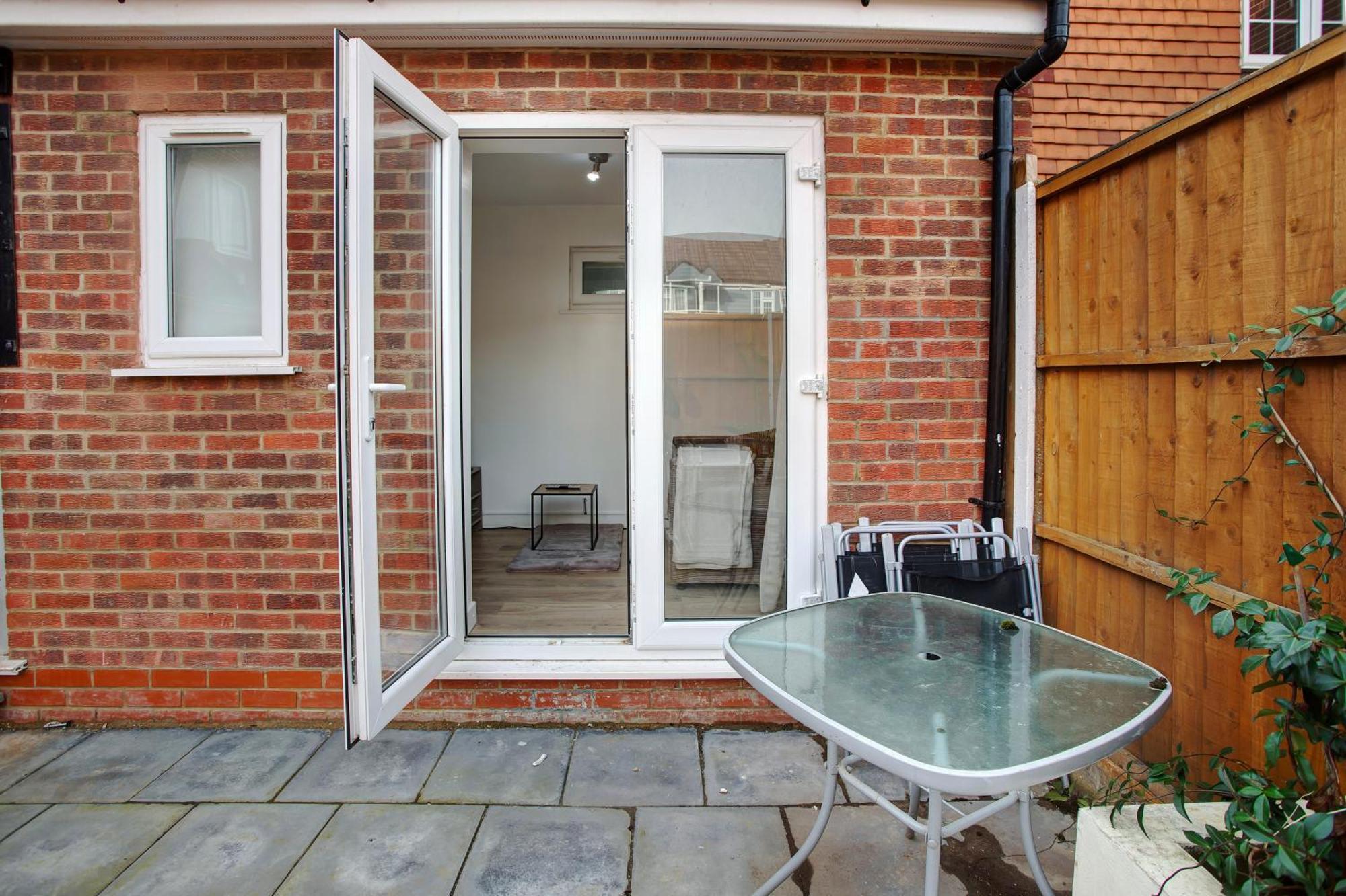 Hébergement de vacances 3 Bed W 2 Bathrooms &free Parking Sleeps 6 *