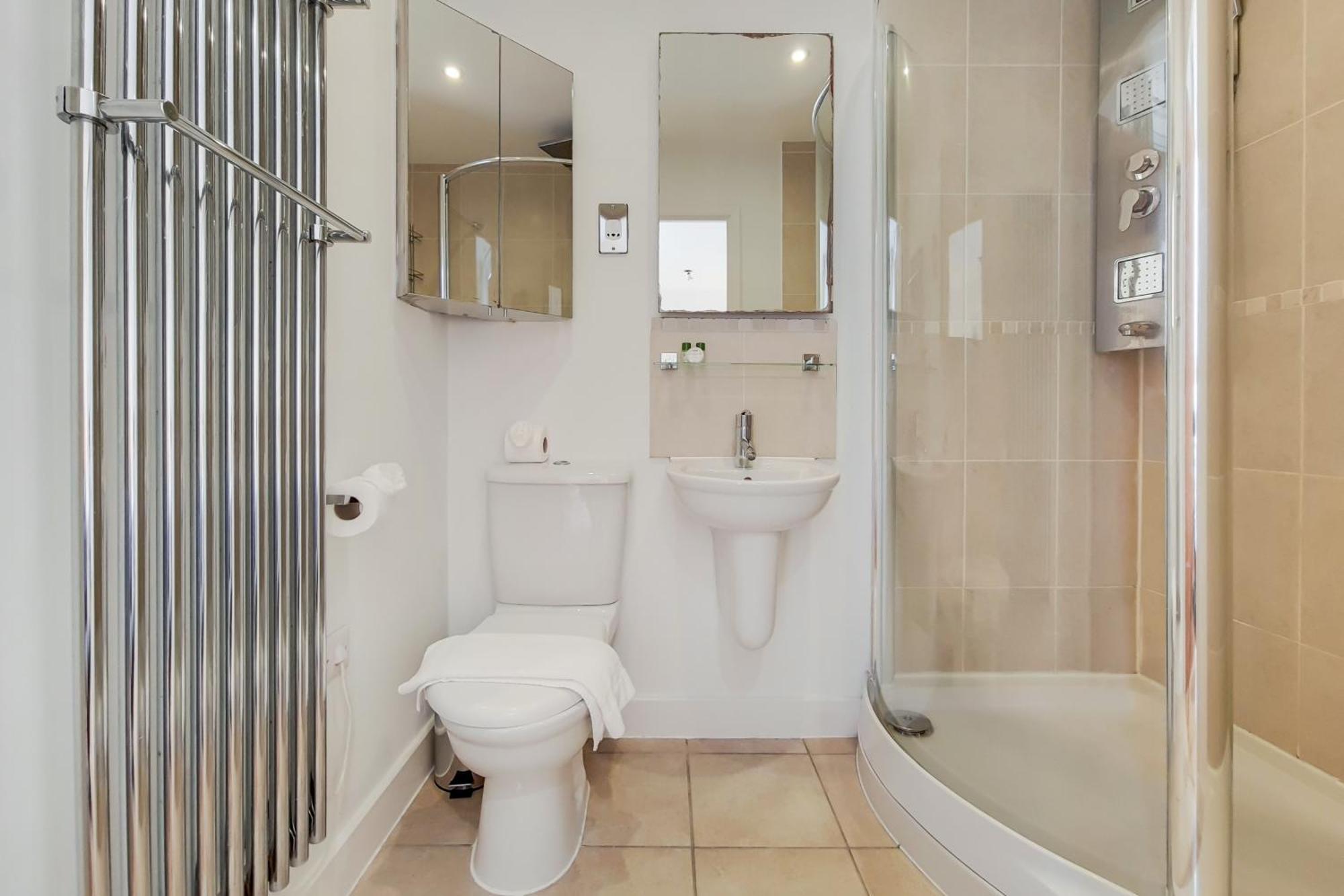 Deluxe Two Bed With River & View Londres