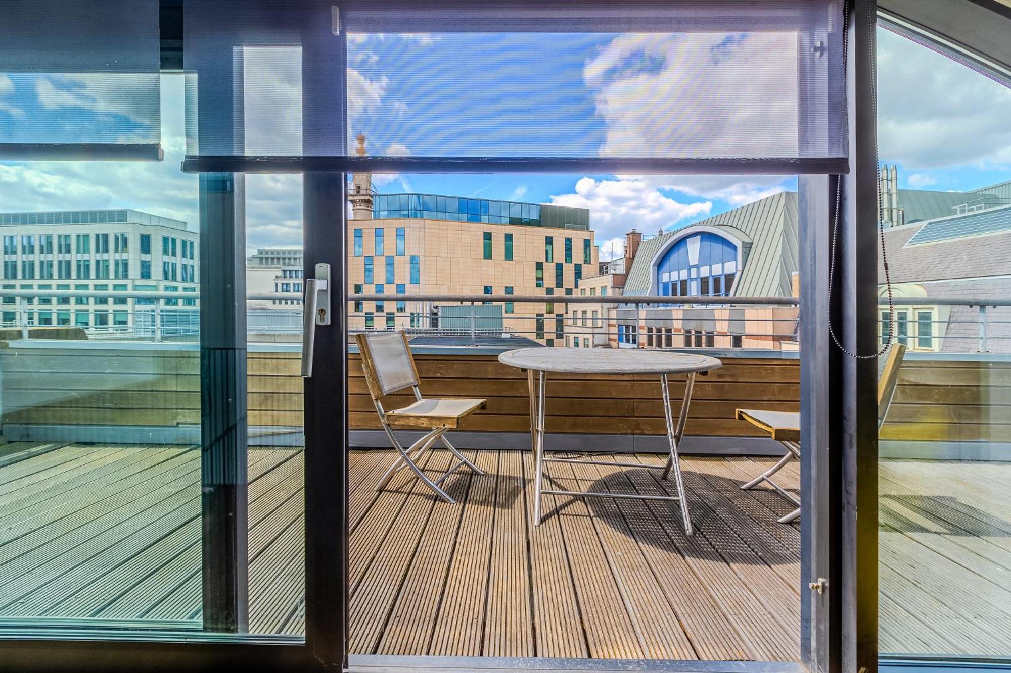 Modern Serviced 2 Minutes From Monument Tube Station Appartement