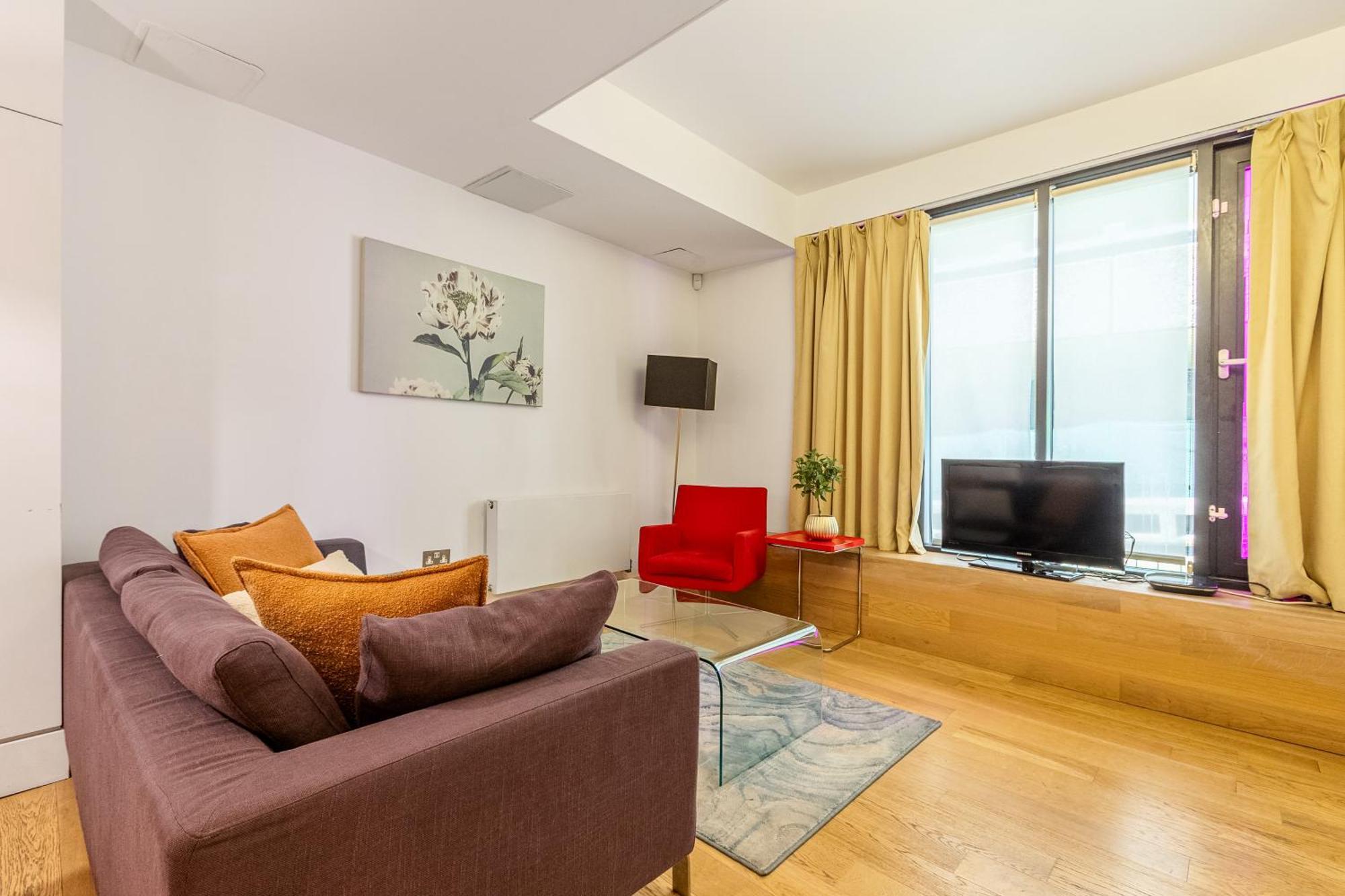 Modern Serviced 2 Minutes From Monument Tube Station