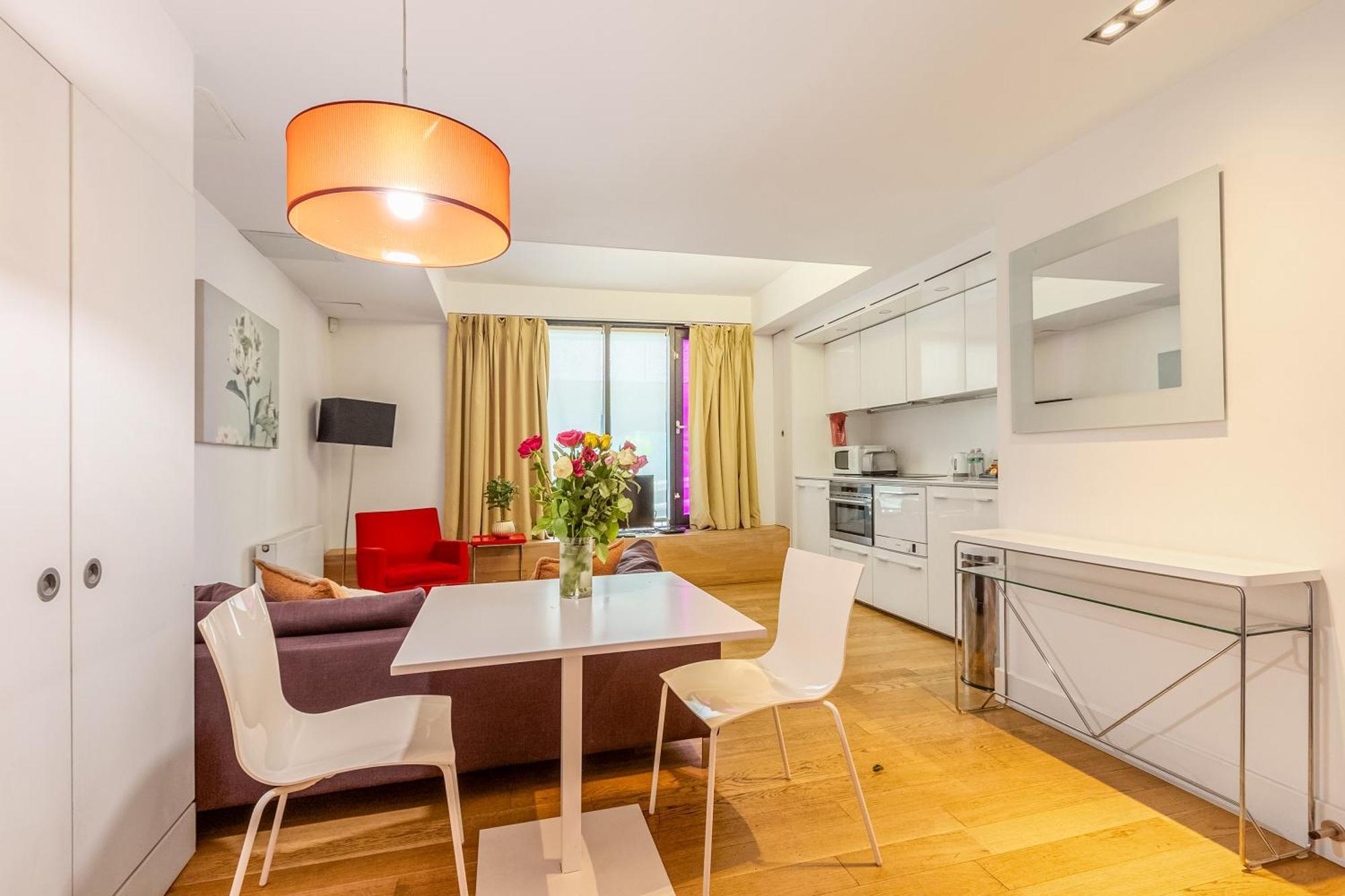 Modern Serviced 2 Minutes From Monument Tube Station Appartement