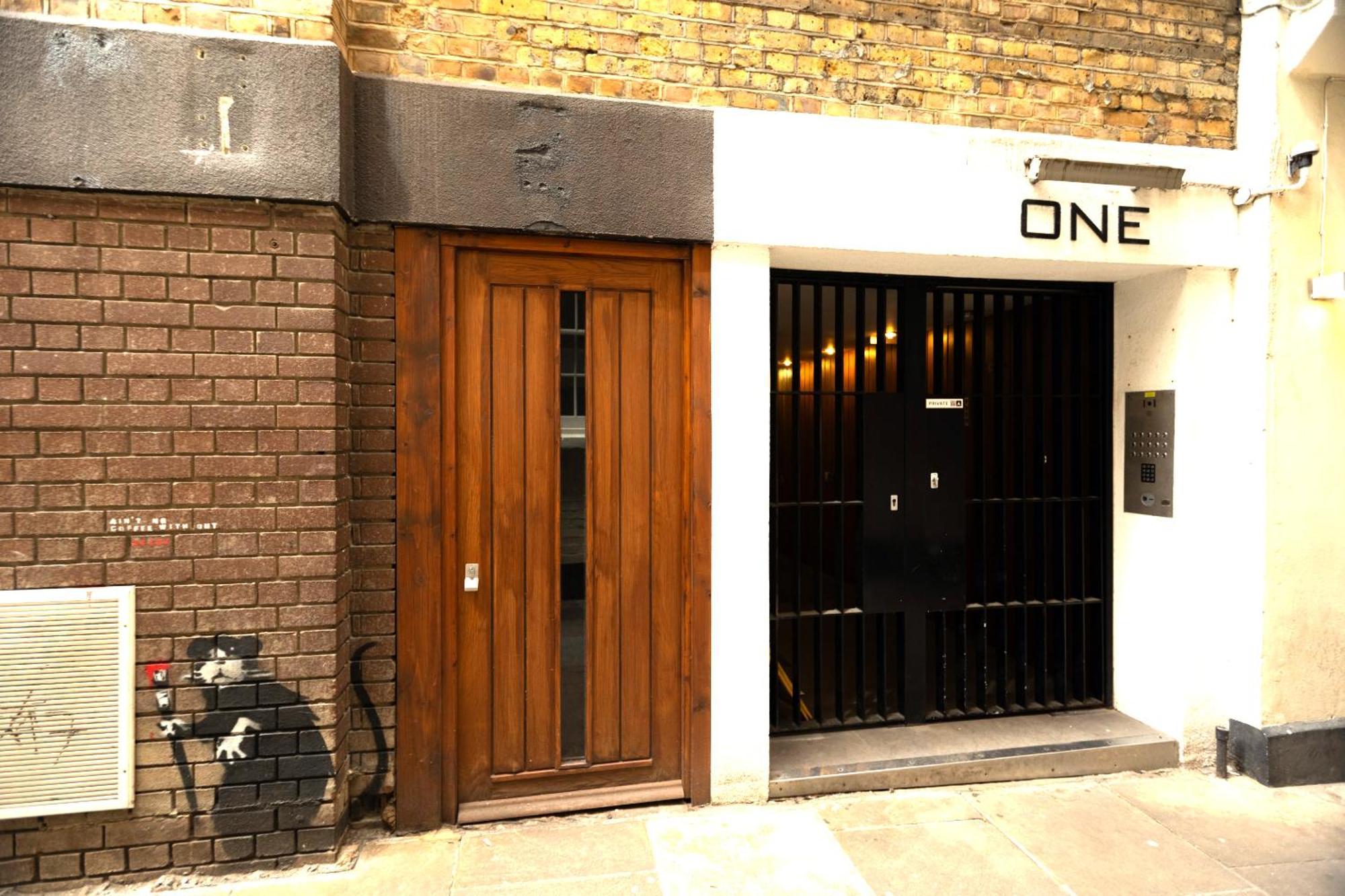Modern Serviced 2 Minutes From Monument Tube Station *
