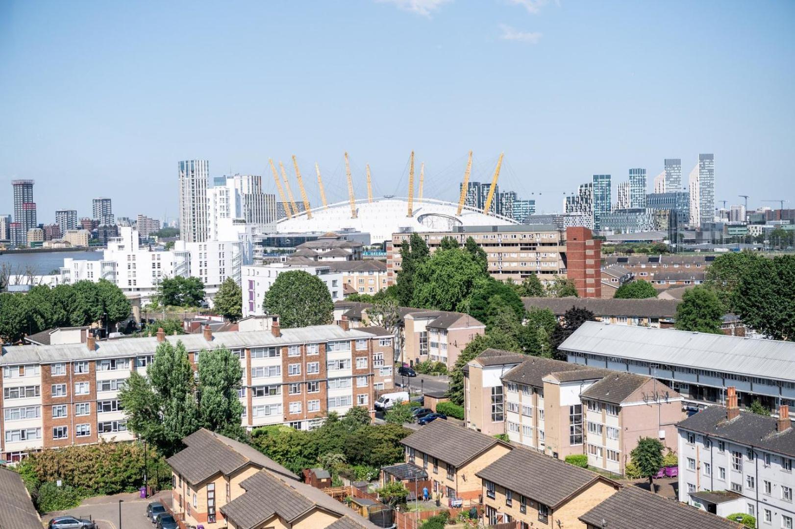 Canary Wharf Retreat With Free Secure Parking Apartment