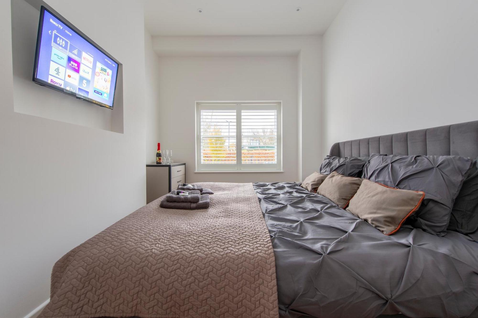 Exquisite 3br Duplex Period Conversion, Air-con & Amenities Apartamento