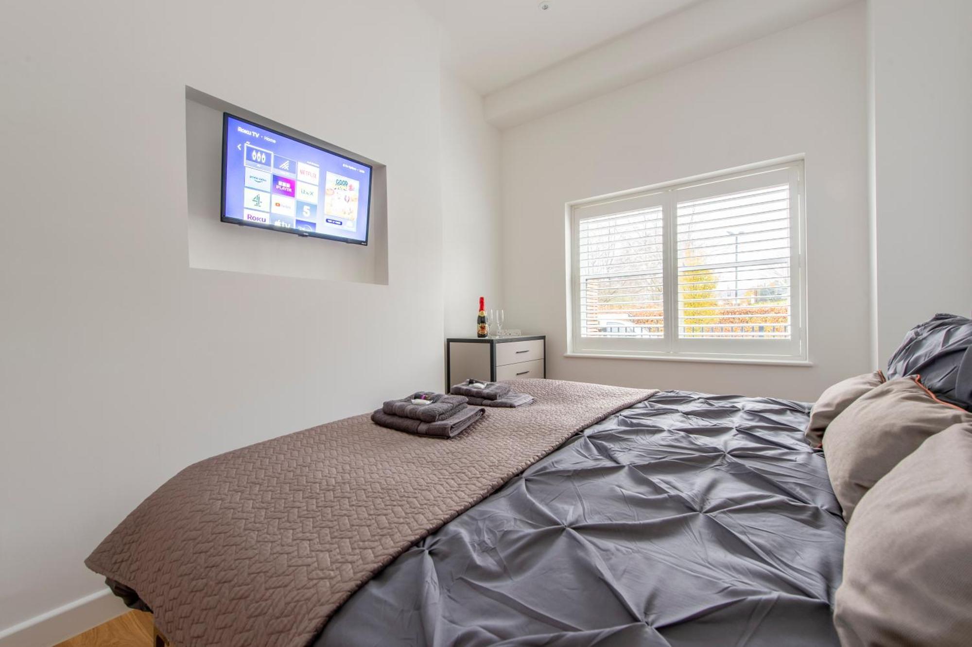 Exquisite 3br Duplex Period Conversion, Air-con & Amenities Londres