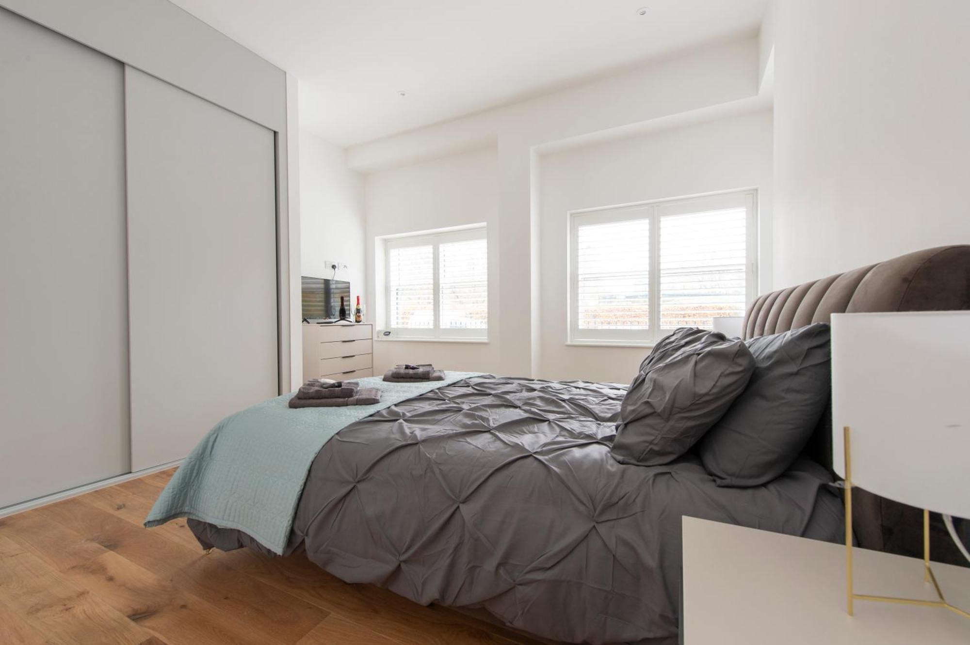 Exquisite 3br Duplex Period Conversion, Air-con & Amenities * Londres