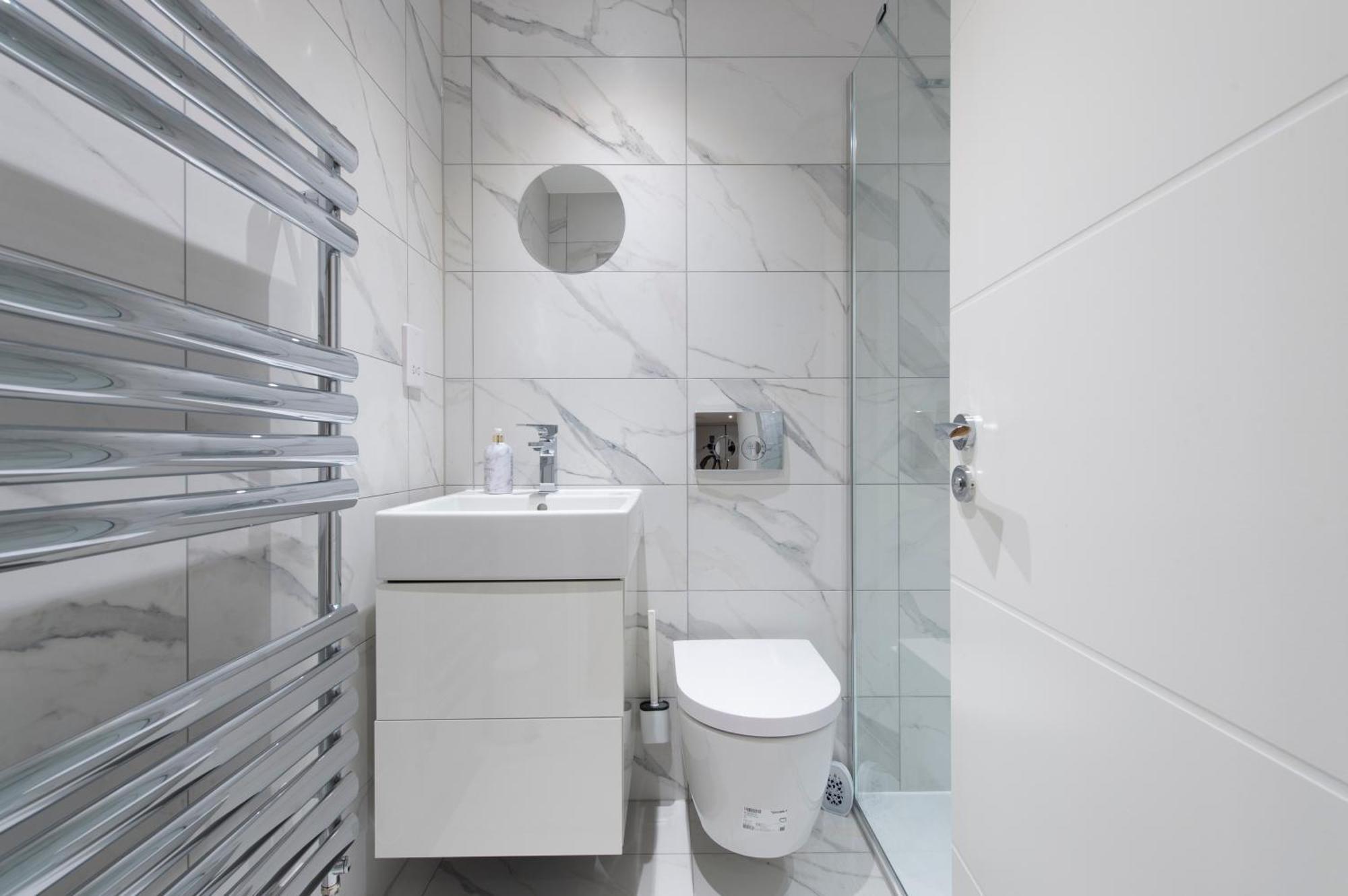 Exquisite 3br Duplex Period Conversion, Air-con & Amenities *