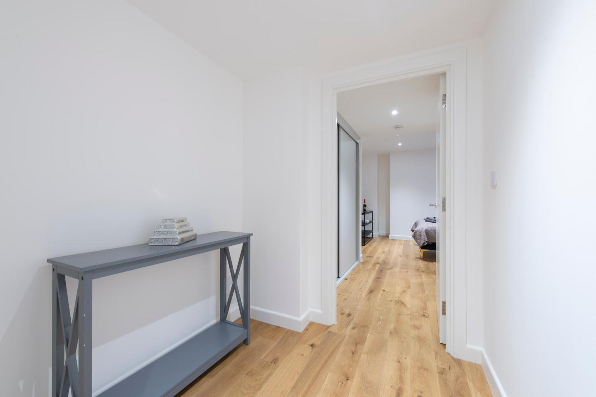 Exquisite 3br Duplex Period Conversion, Air-con & Amenities Londres