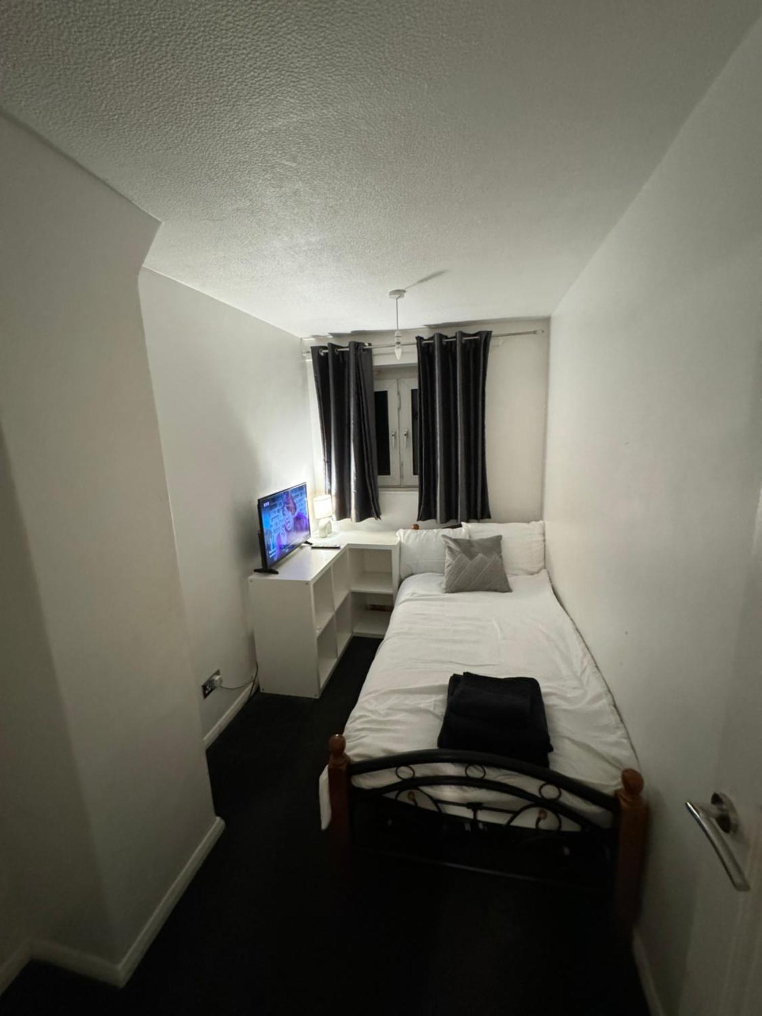 Hébergement de vacances 3 Bedroom House Stratford London, Sleeps 5 *