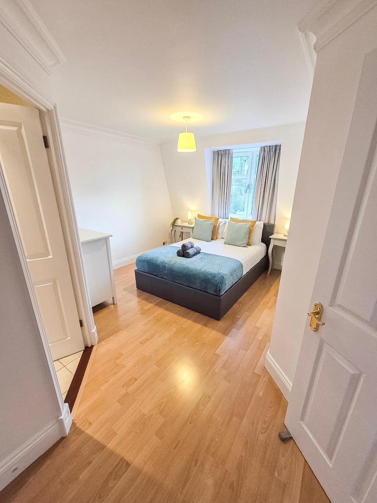 3 Bedroom Flat With Free Secured Parking In Borough Near The Shard, Bermondsey Londres