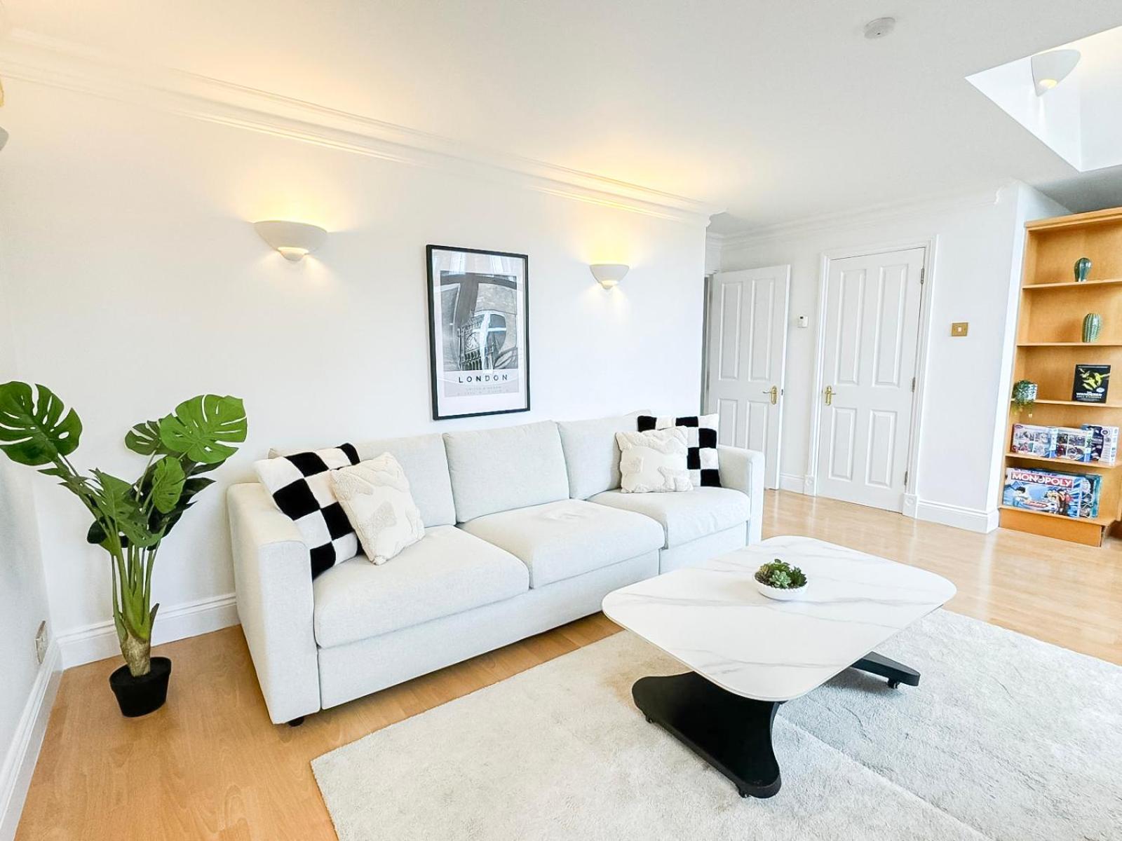 3 Bedroom Flat With Free Secured Parking In Borough Near The Shard, Bermondsey Apartamento Londres