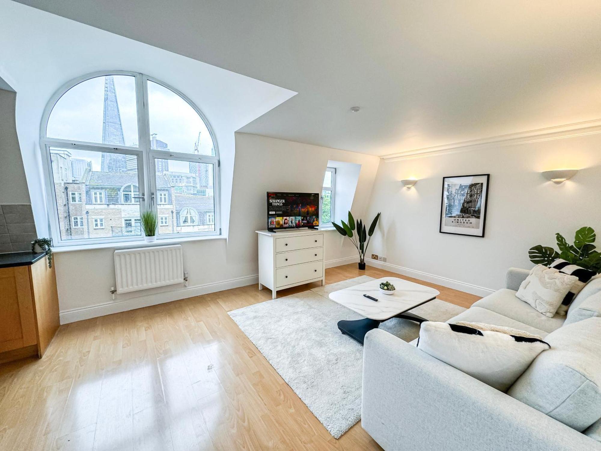 Apartamento 3 Bedroom Flat With Free Secured Parking In Borough Near The Shard, Bermondsey *
