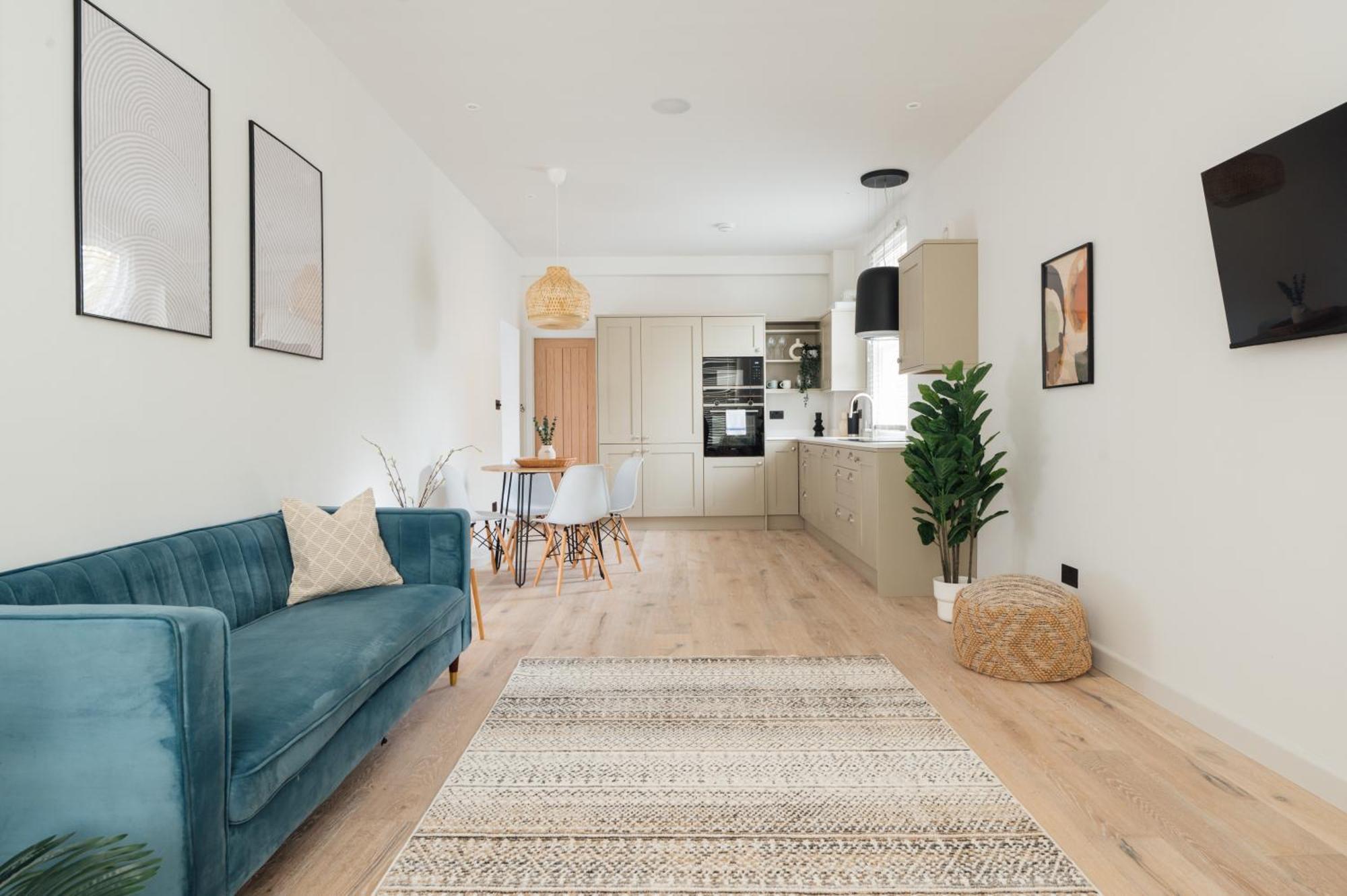 Light & Luxury In Honor Oak