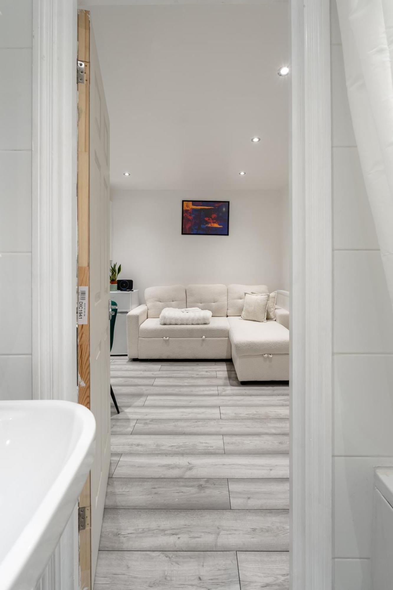 Apartamento Beautiful Flat Near - Entire Flat - Equipped Kitchen - Private Bathroom *