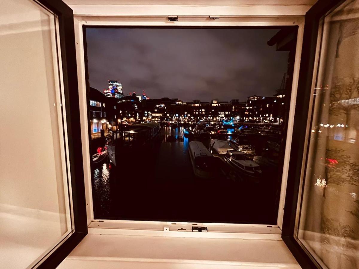 Holiday home 2 Bed Overlooking The Marina, Tower Bridge! *