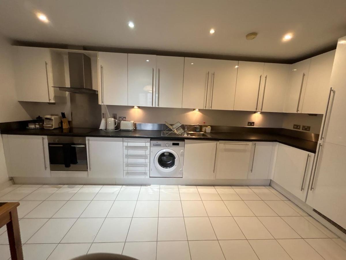 O2 & Excel Zone 2 Sleeps 6 *