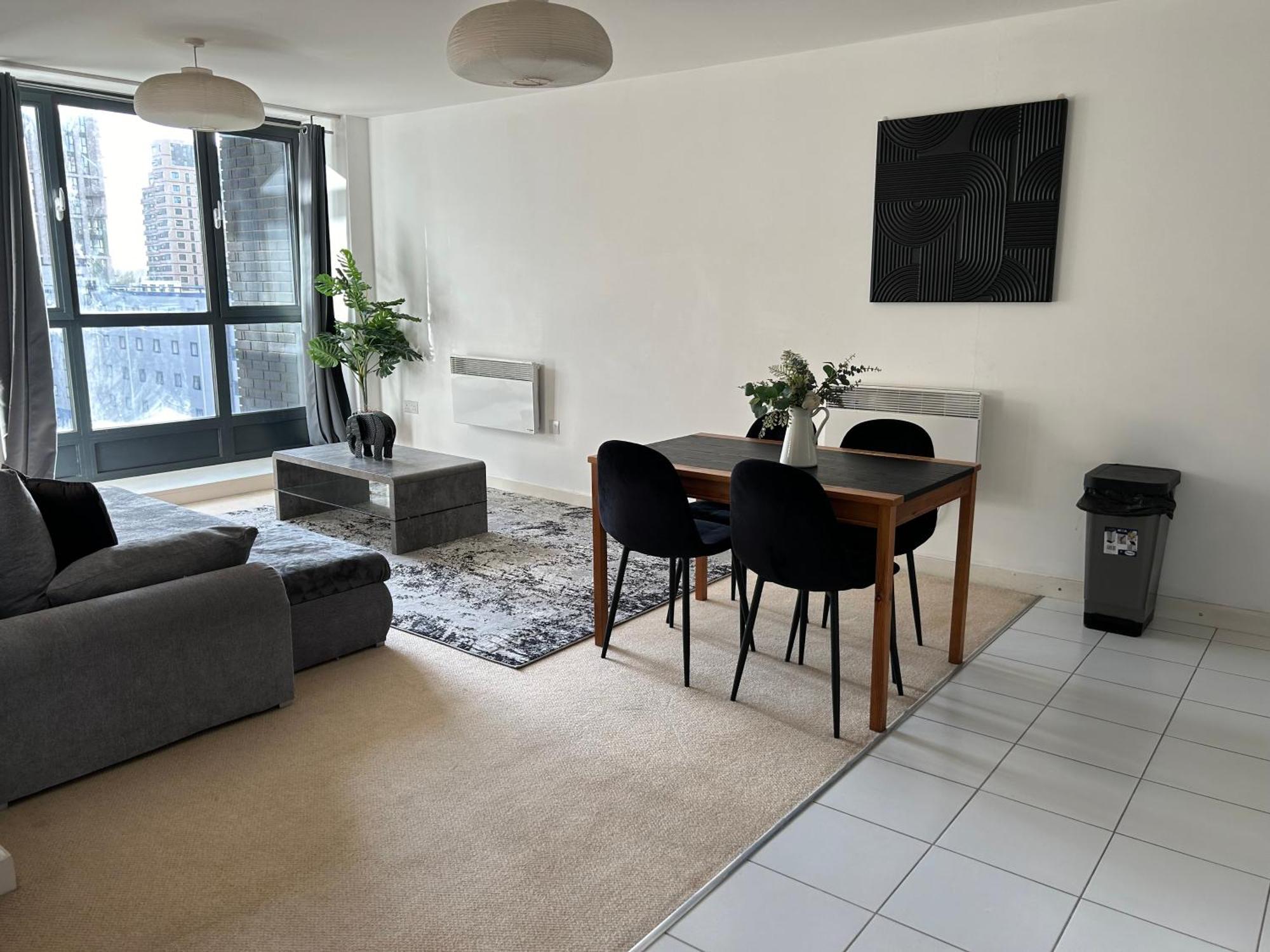 O2 & Excel Zone 2 Sleeps 6 *