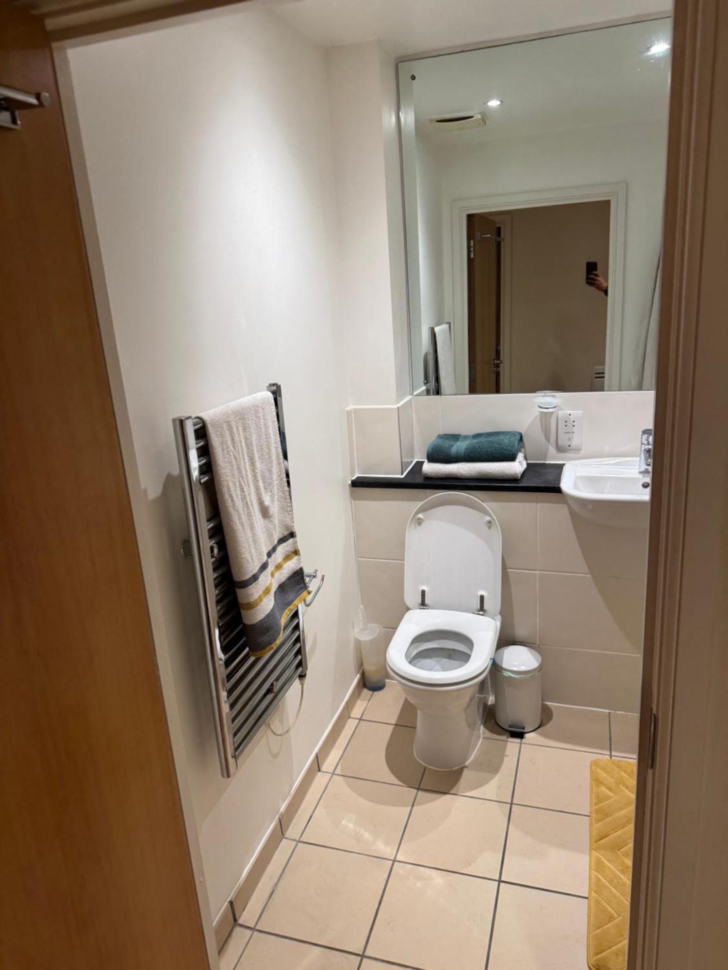 1- Bed Flat With Easy Access To Bow Station