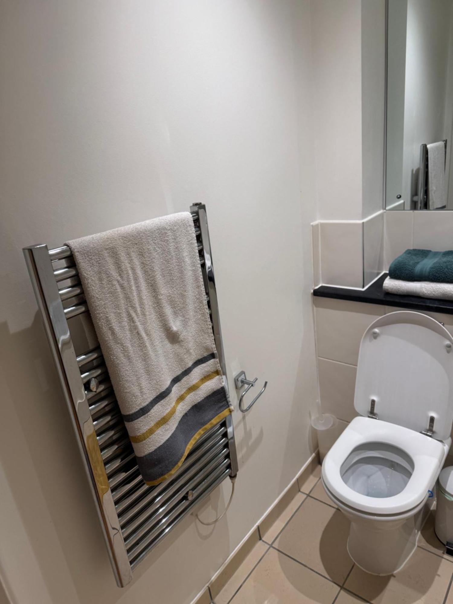 1- Bed Flat With Easy Access To Bow Station Apartment