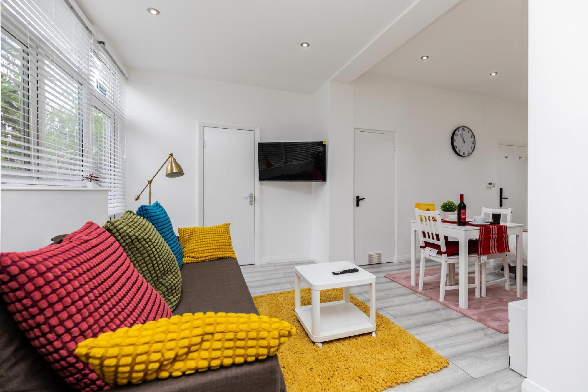 Deluxe - Airport & Excel Ideal For Long London