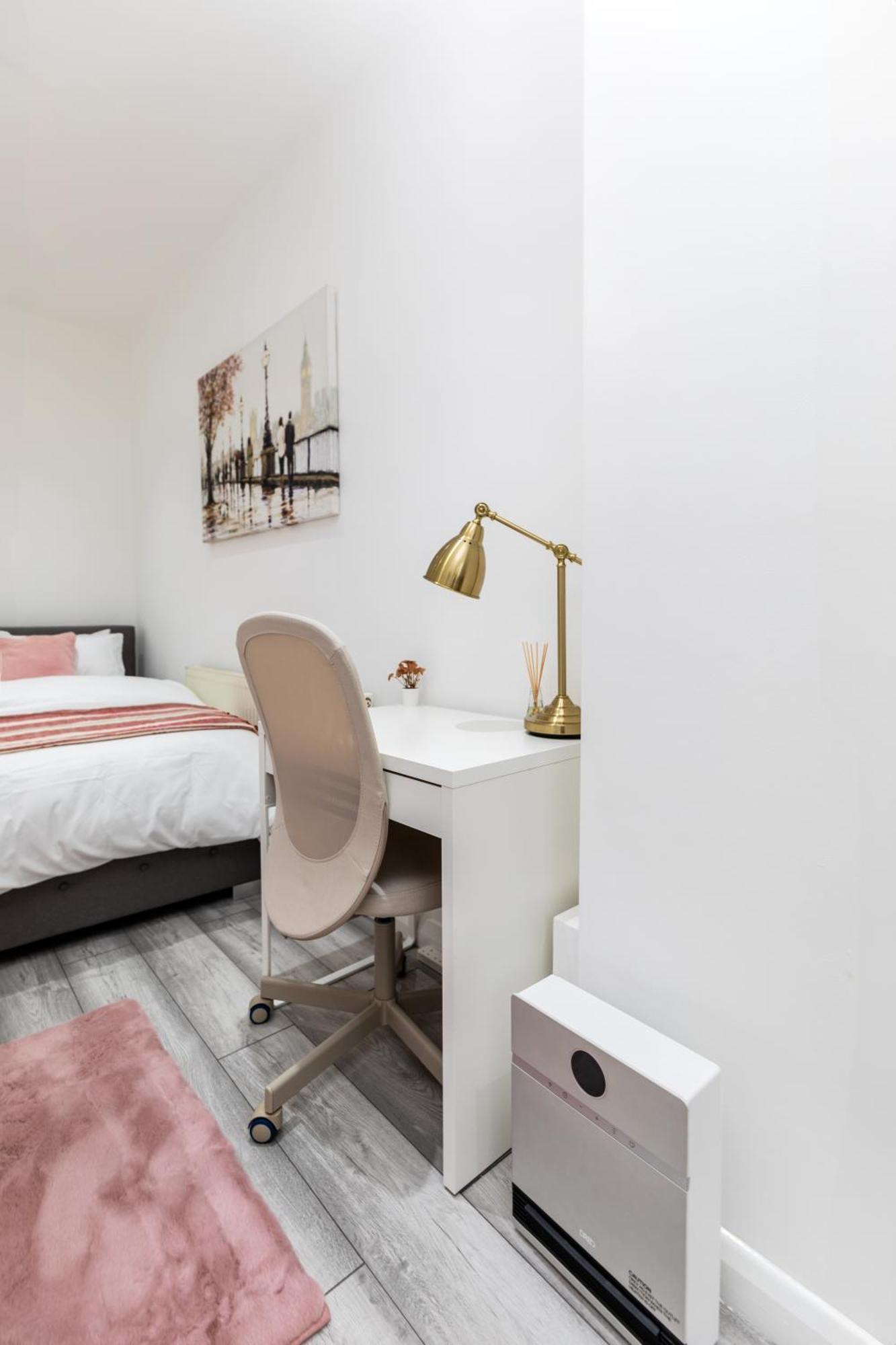 Deluxe - Airport & Excel Ideal For Long * London