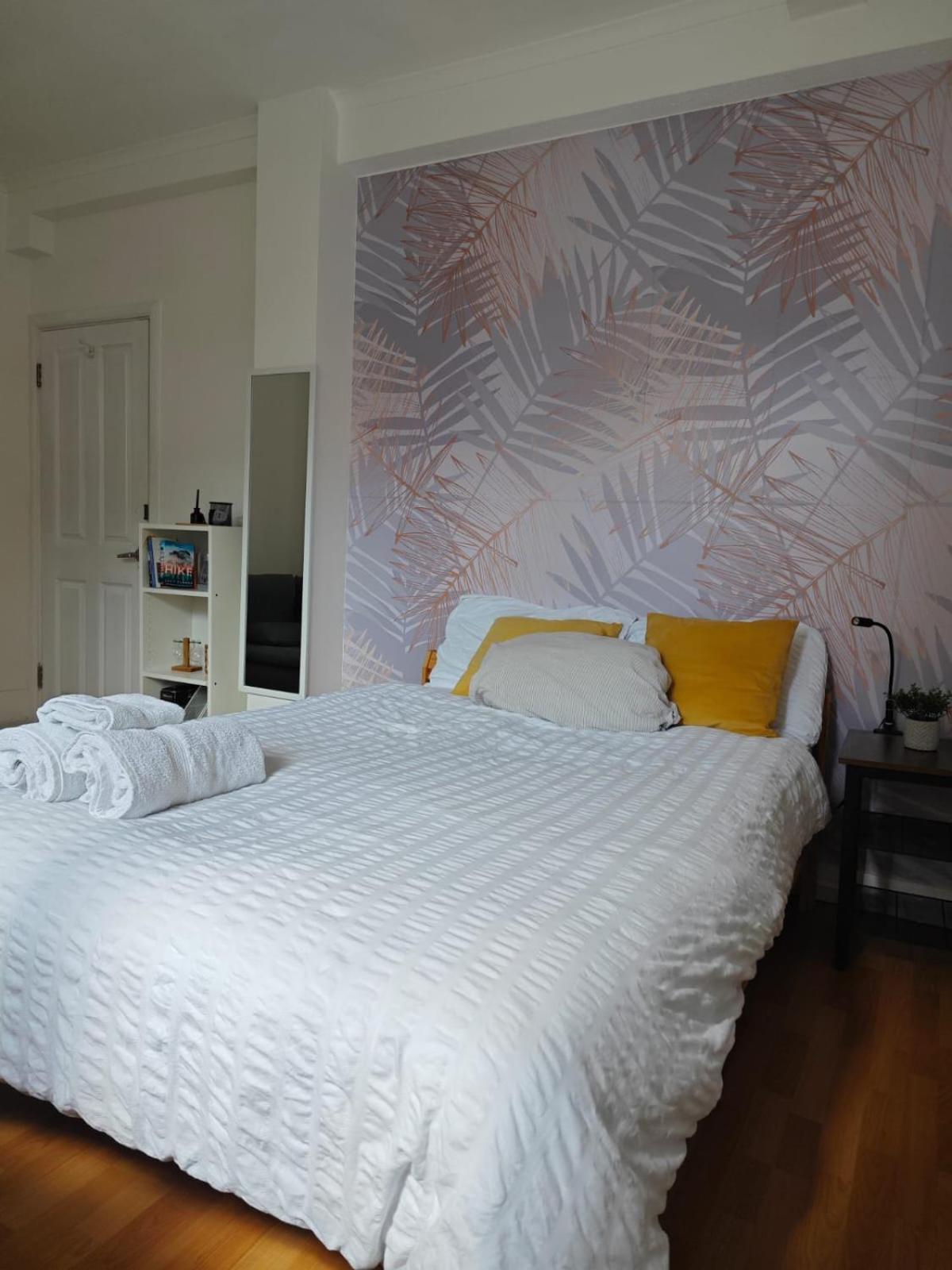 Stunning Large Double Bed Quarto em Acomodações Particulares