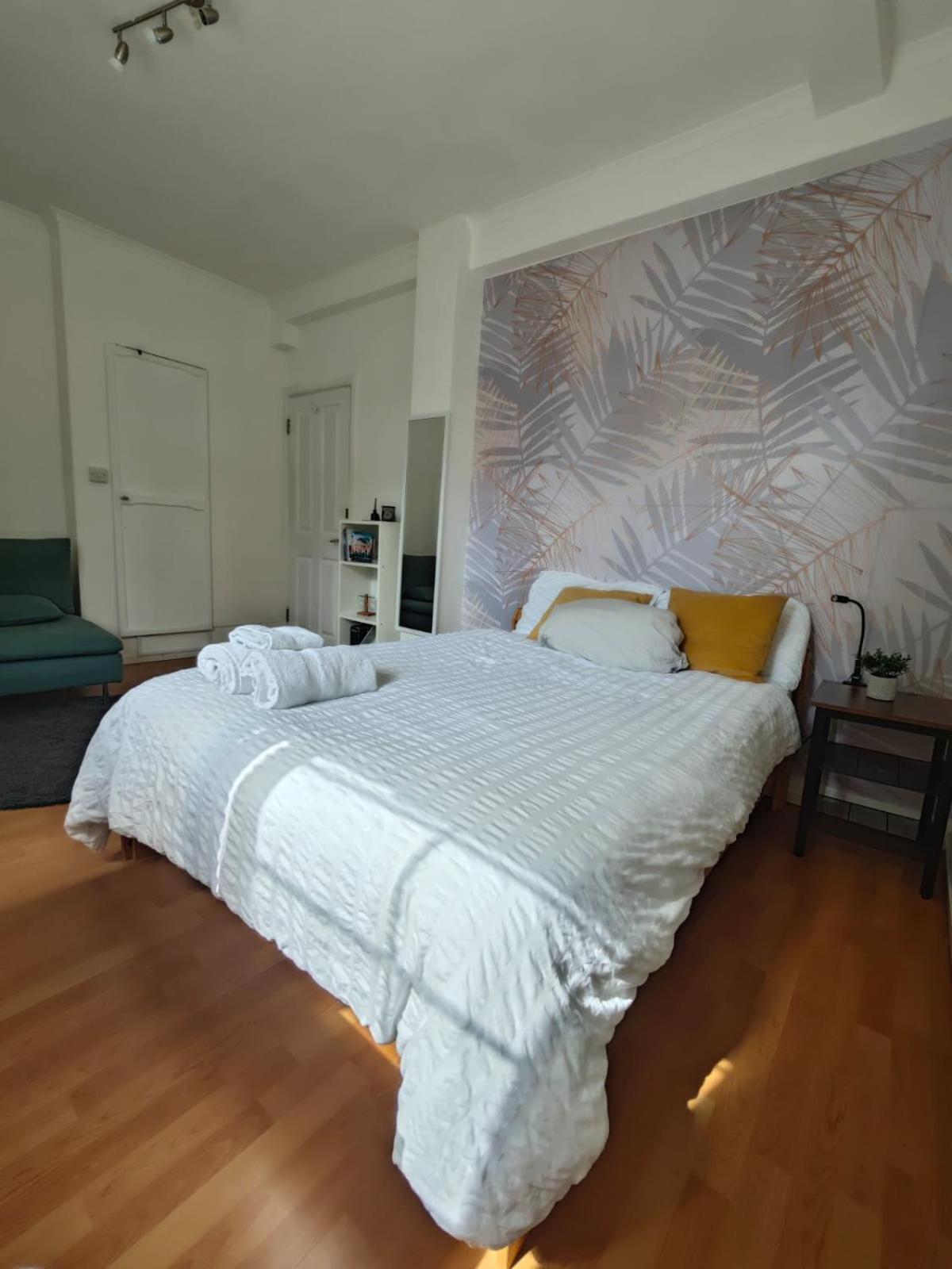 Stunning Large Double Bed Quarto em Acomodações Particulares *