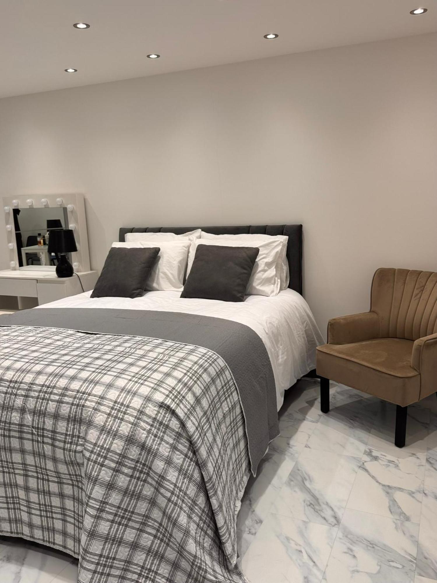 Appartement Modern House E15 Stratford - Sleeps 2 - 9, Fast Links To London, Near O2, Greenwich & Olympic Park, Child-friendly Garden, Free Parking