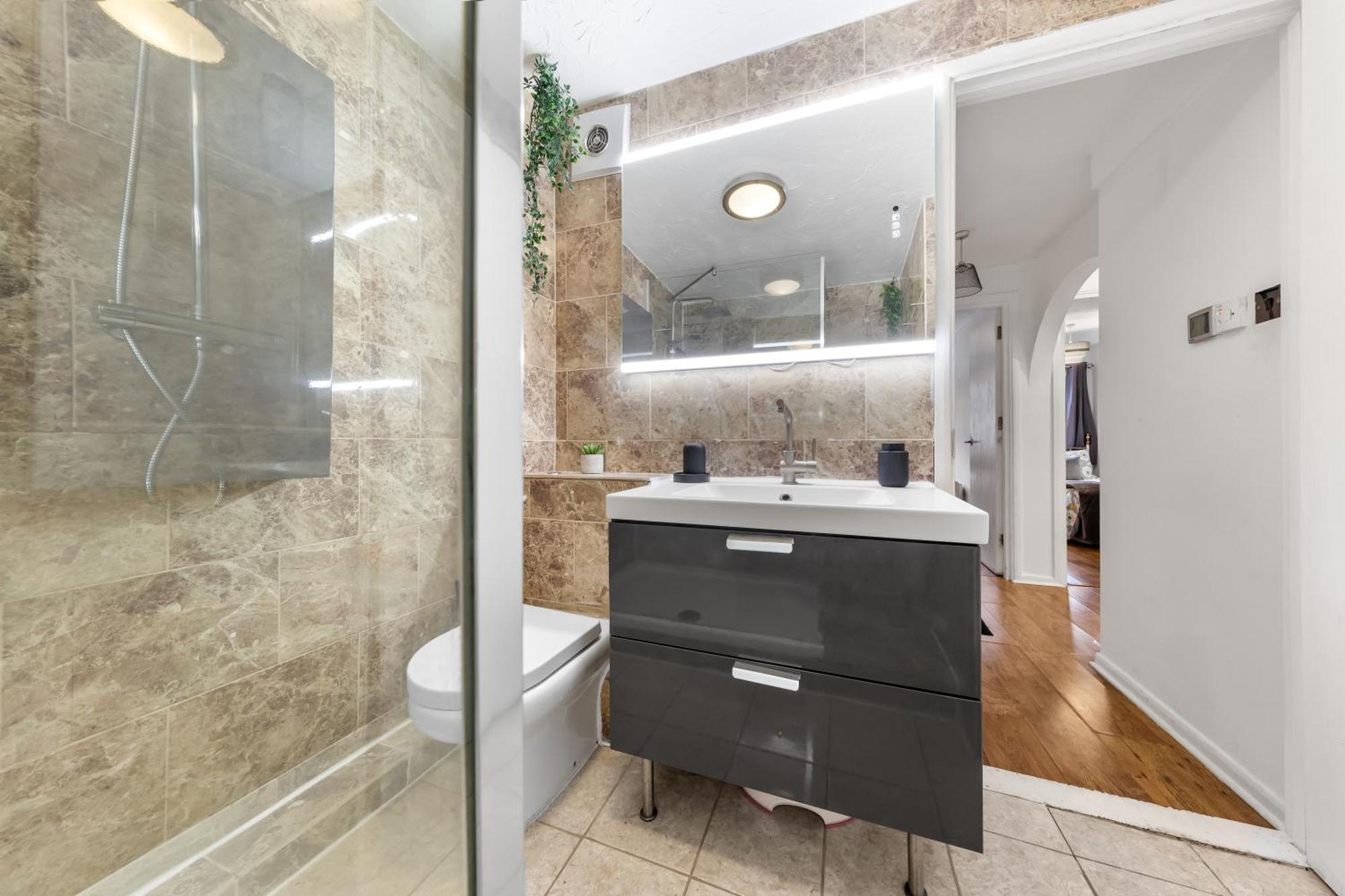 Appartement Luxe 2bed, Free Parking And Permit, Great Transport Links *