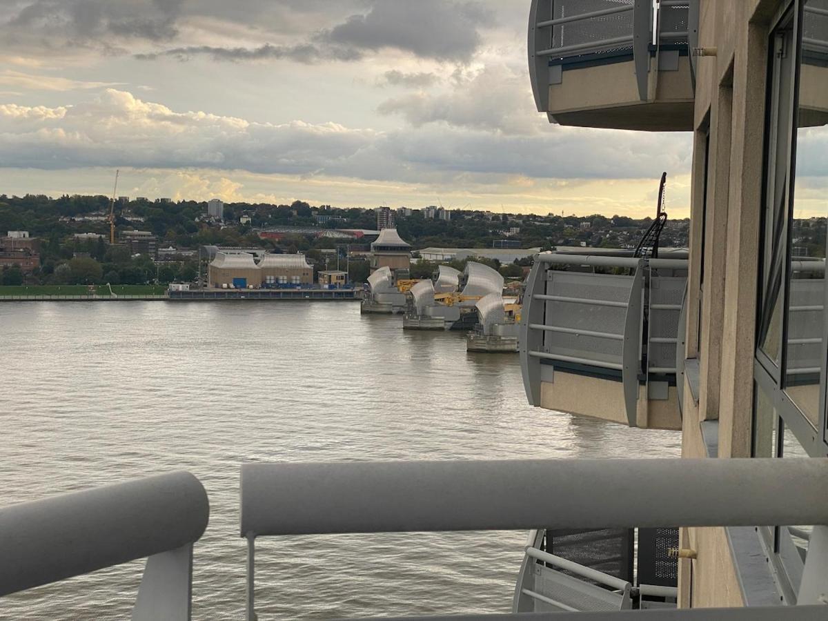 2 Bedroom By The River Thames Appartement *