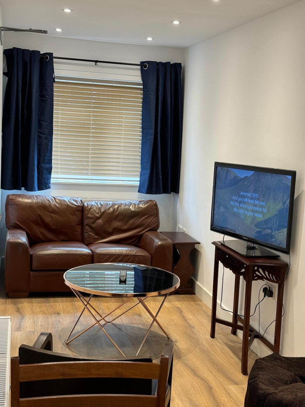 Hébergement de vacances 4-bedroom Escape-bright & Cozy *
